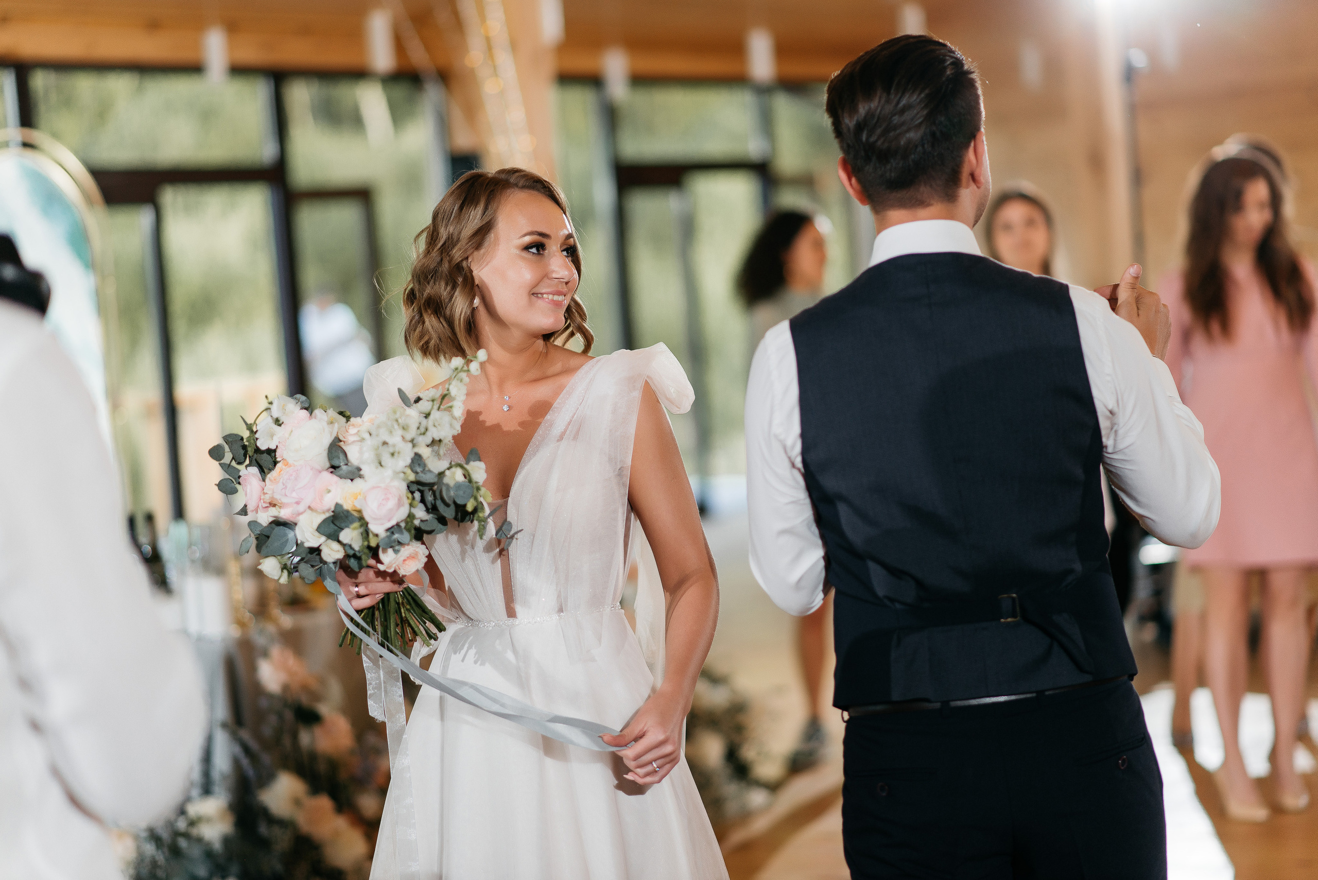 👰 Наталья @bartsionatalia и Дмитрий @dmitriiteliashkin🤵📸 Фото @Mooleen.Aleksandr 🎀 Организация @Balandina.event 💄 Визаж @Juliavasstr⛪️ Локация @Drokinopark 🎊 Декор и флористика @Sortasvadeb👗 Платье @Gabbiano_krasnoyarsk🧥 Костюм жениха @Menslook_krsk🎤 Ведущий @Perepelitsa_alexey 🔧Оборудование @Zvukiservis24 📹 Видео @itsibik