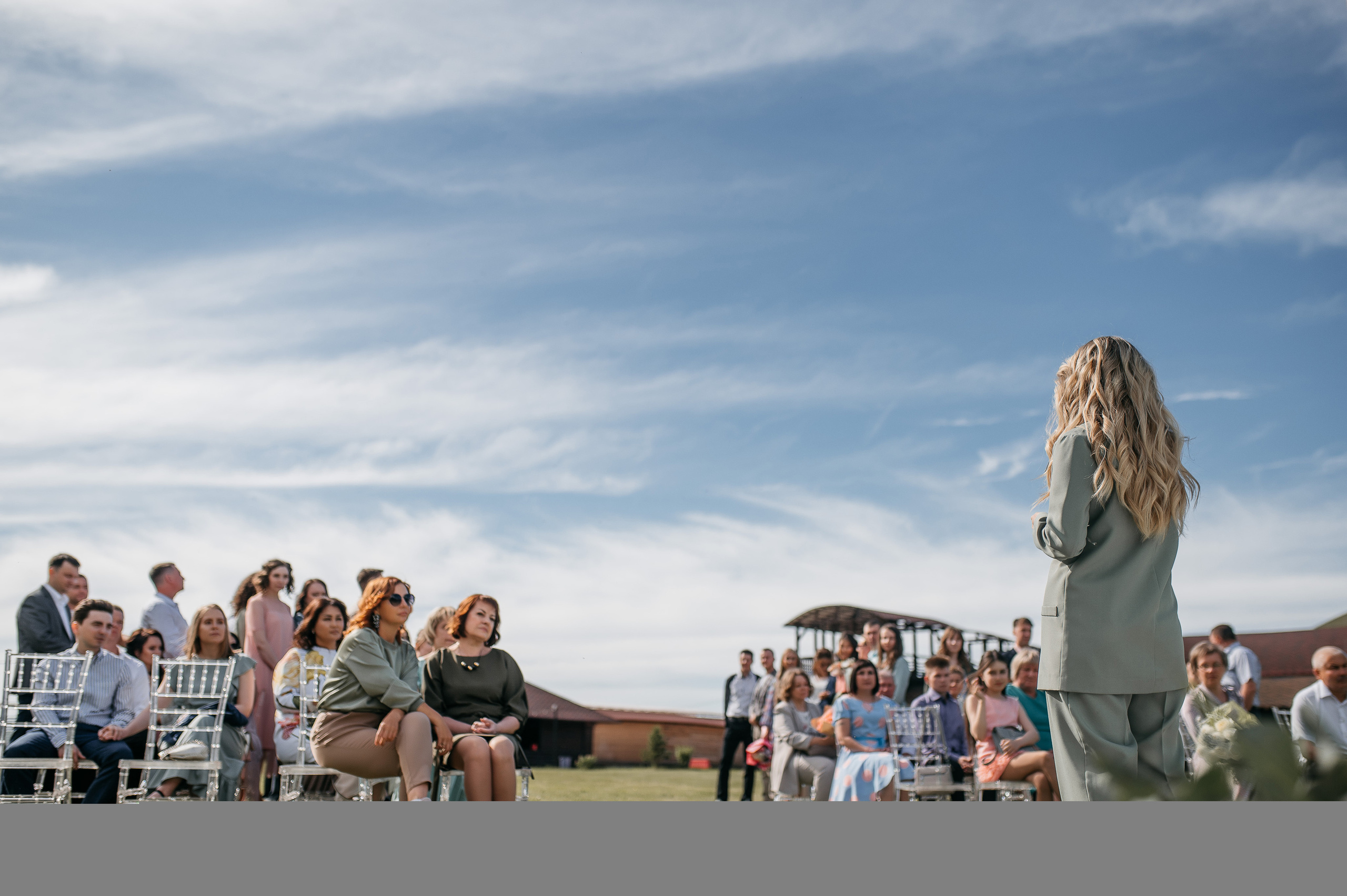 👰 Наталья @bartsionatalia и Дмитрий @dmitriiteliashkin🤵📸 Фото @Mooleen.Aleksandr 🎀 Организация @Balandina.event 💄 Визаж @Juliavasstr⛪️ Локация @Drokinopark 🎊 Декор и флористика @Sortasvadeb👗 Платье @Gabbiano_krasnoyarsk🧥 Костюм жениха @Menslook_krsk🎤 Ведущий @Perepelitsa_alexey 🔧Оборудование @Zvukiservis24 📹 Видео @itsibik