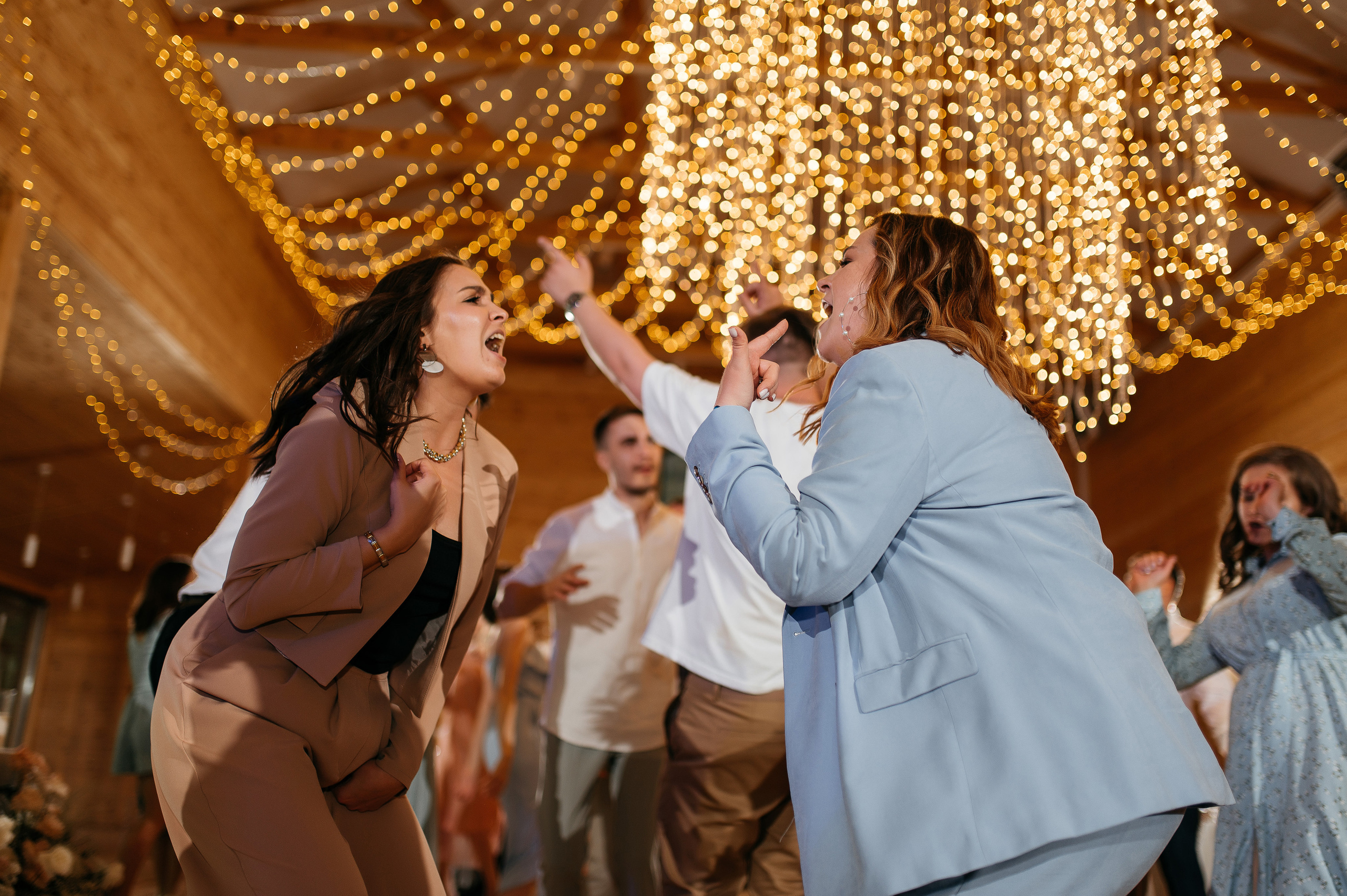 👰 Наталья @bartsionatalia и Дмитрий @dmitriiteliashkin🤵📸 Фото @Mooleen.Aleksandr 🎀 Организация @Balandina.event 💄 Визаж @Juliavasstr⛪️ Локация @Drokinopark 🎊 Декор и флористика @Sortasvadeb👗 Платье @Gabbiano_krasnoyarsk🧥 Костюм жениха @Menslook_krsk🎤 Ведущий @Perepelitsa_alexey 🔧Оборудование @Zvukiservis24 📹 Видео @itsibik