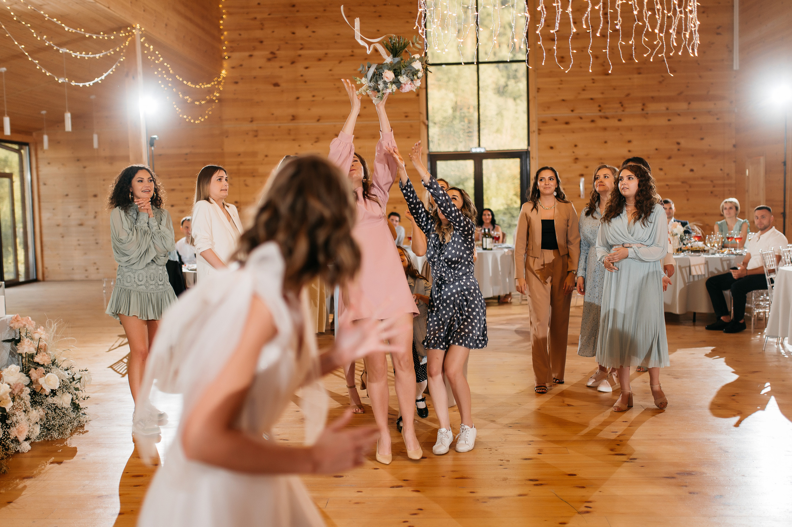 👰 Наталья @bartsionatalia и Дмитрий @dmitriiteliashkin🤵📸 Фото @Mooleen.Aleksandr 🎀 Организация @Balandina.event 💄 Визаж @Juliavasstr⛪️ Локация @Drokinopark 🎊 Декор и флористика @Sortasvadeb👗 Платье @Gabbiano_krasnoyarsk🧥 Костюм жениха @Menslook_krsk🎤 Ведущий @Perepelitsa_alexey 🔧Оборудование @Zvukiservis24 📹 Видео @itsibik