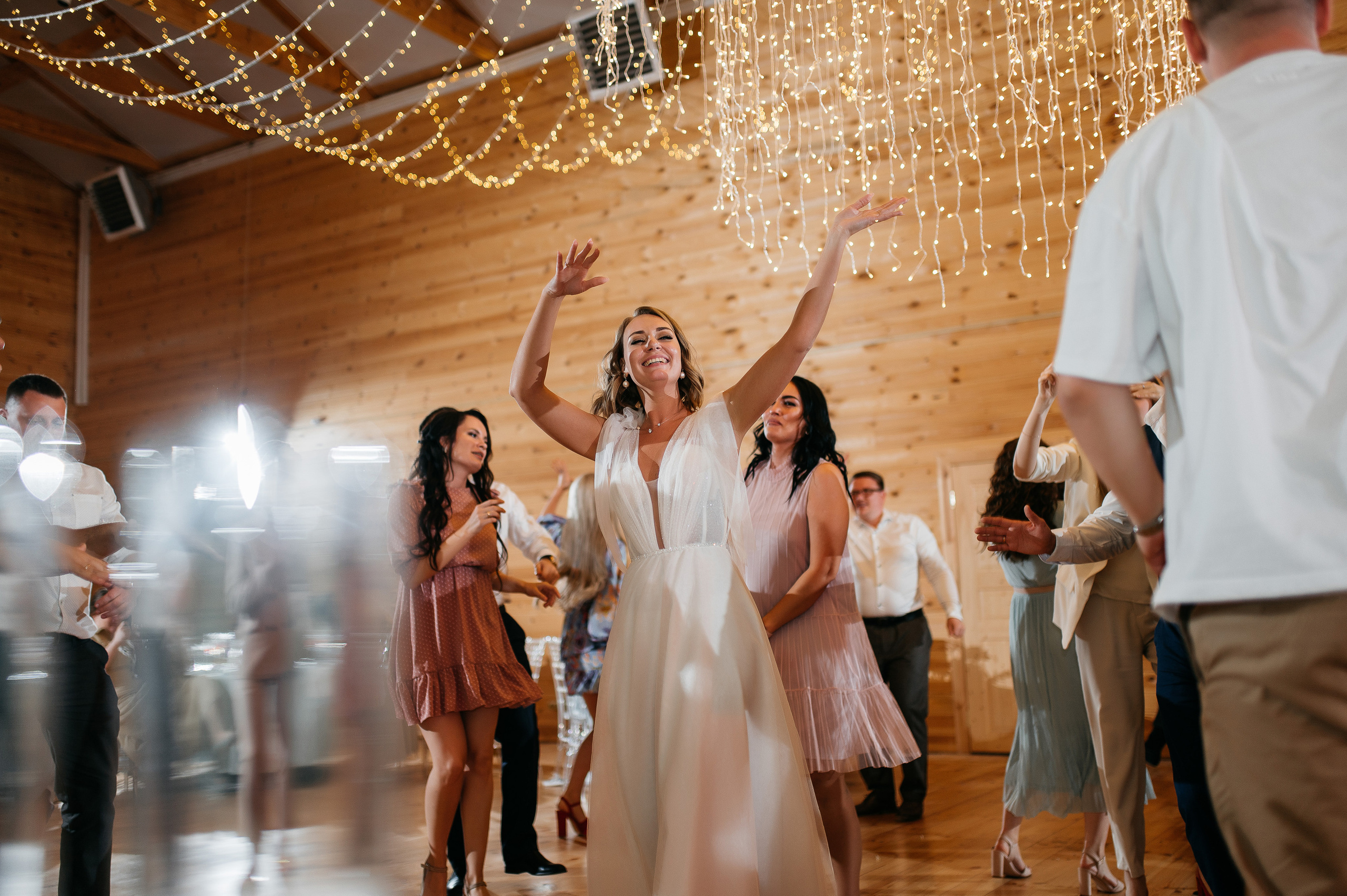 👰 Наталья @bartsionatalia и Дмитрий @dmitriiteliashkin🤵📸 Фото @Mooleen.Aleksandr 🎀 Организация @Balandina.event 💄 Визаж @Juliavasstr⛪️ Локация @Drokinopark 🎊 Декор и флористика @Sortasvadeb👗 Платье @Gabbiano_krasnoyarsk🧥 Костюм жениха @Menslook_krsk🎤 Ведущий @Perepelitsa_alexey 🔧Оборудование @Zvukiservis24 📹 Видео @itsibik