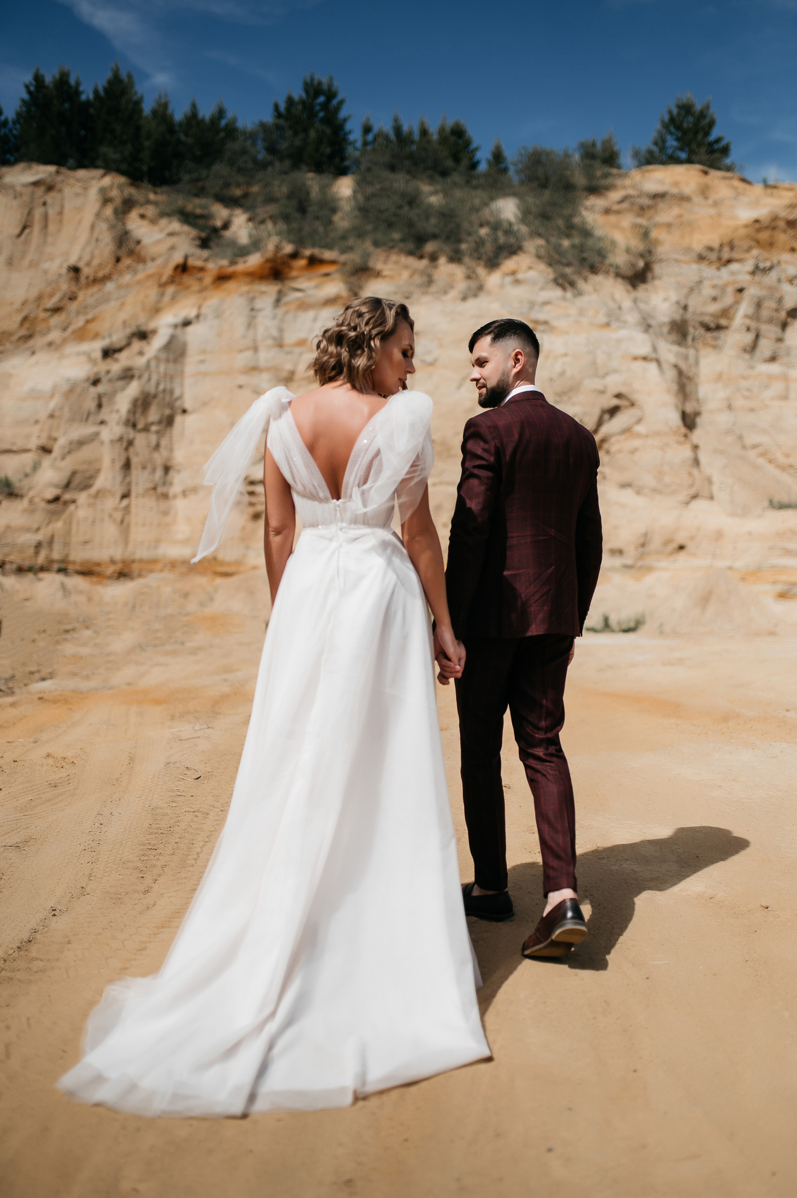 👰 Наталья @bartsionatalia и Дмитрий @dmitriiteliashkin🤵📸 Фото @Mooleen.Aleksandr 🎀 Организация @Balandina.event 💄 Визаж @Juliavasstr⛪️ Локация @Drokinopark 🎊 Декор и флористика @Sortasvadeb👗 Платье @Gabbiano_krasnoyarsk🧥 Костюм жениха @Menslook_krsk🎤 Ведущий @Perepelitsa_alexey 🔧Оборудование @Zvukiservis24 📹 Видео @itsibik