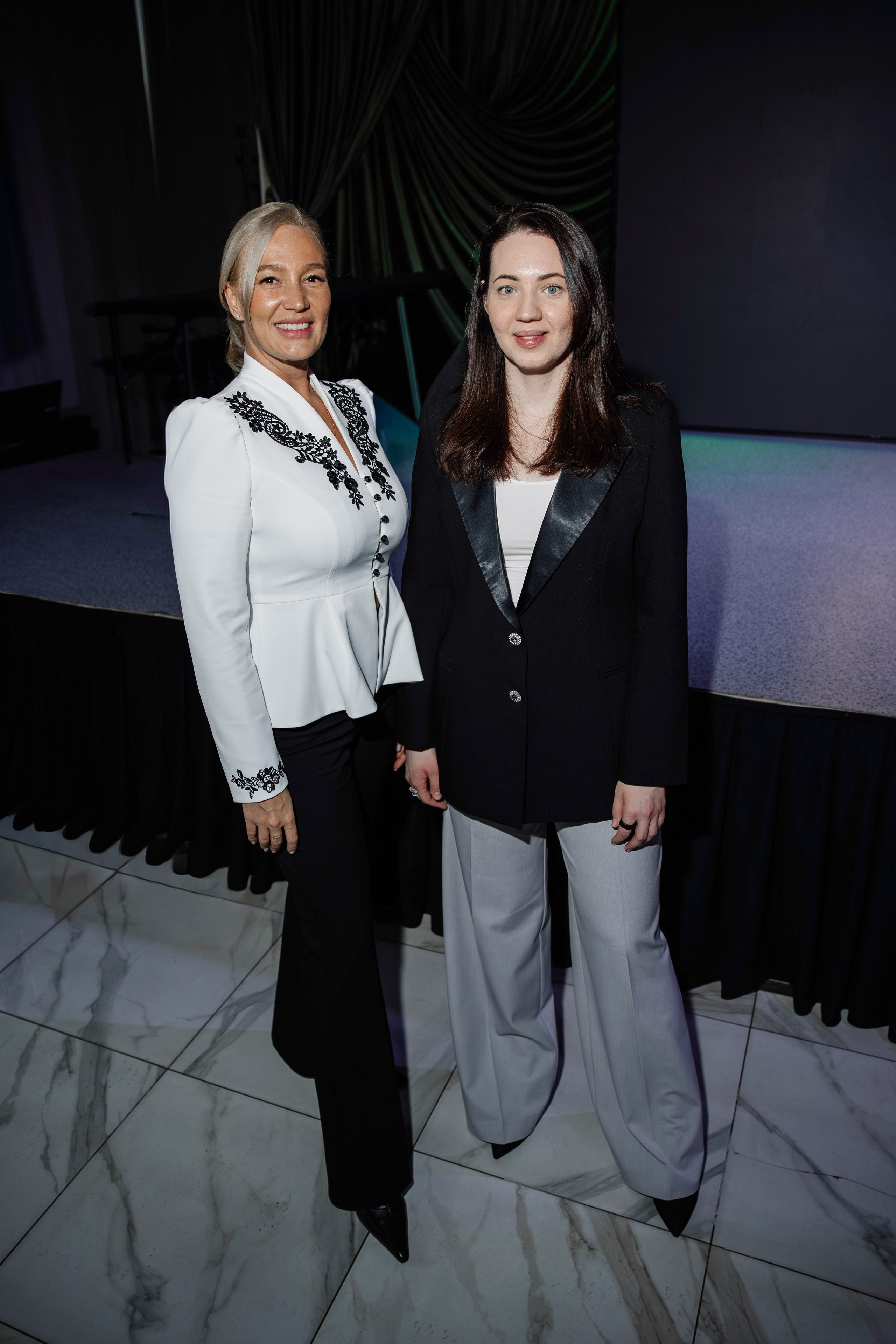 Империя Изобилия — выступления спикеров для предпринимателей. Свадебный фотограф в Иркутске Бобылев Никита