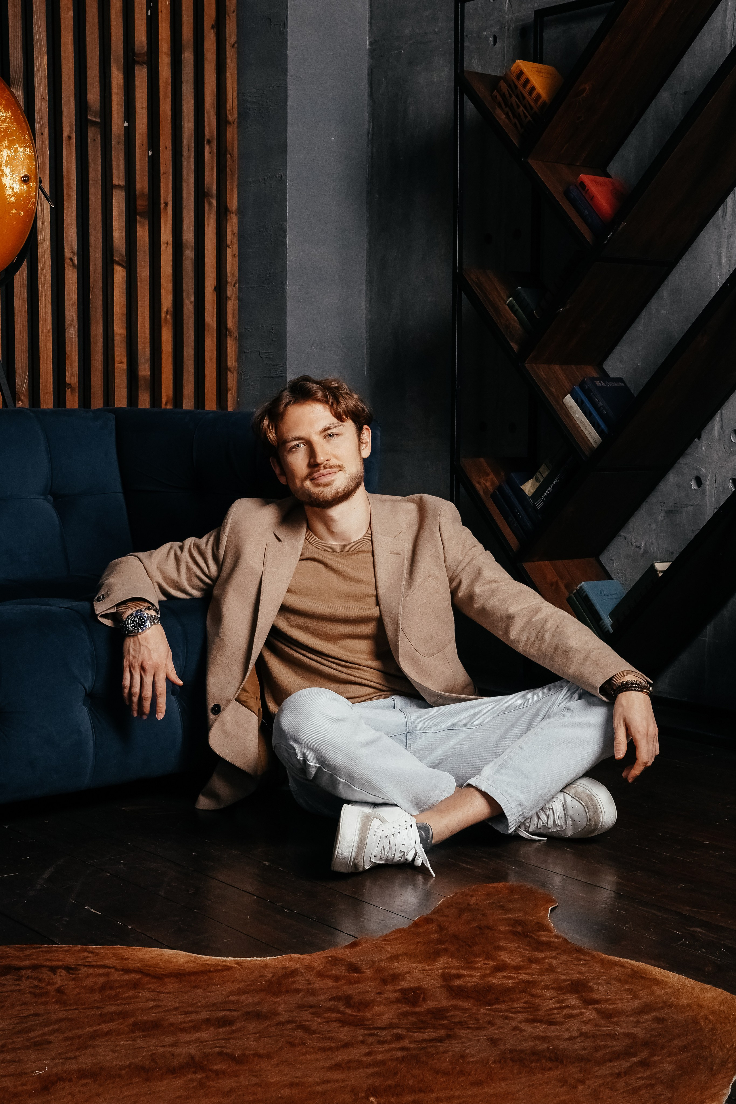 Business. AMODEO STUDIO