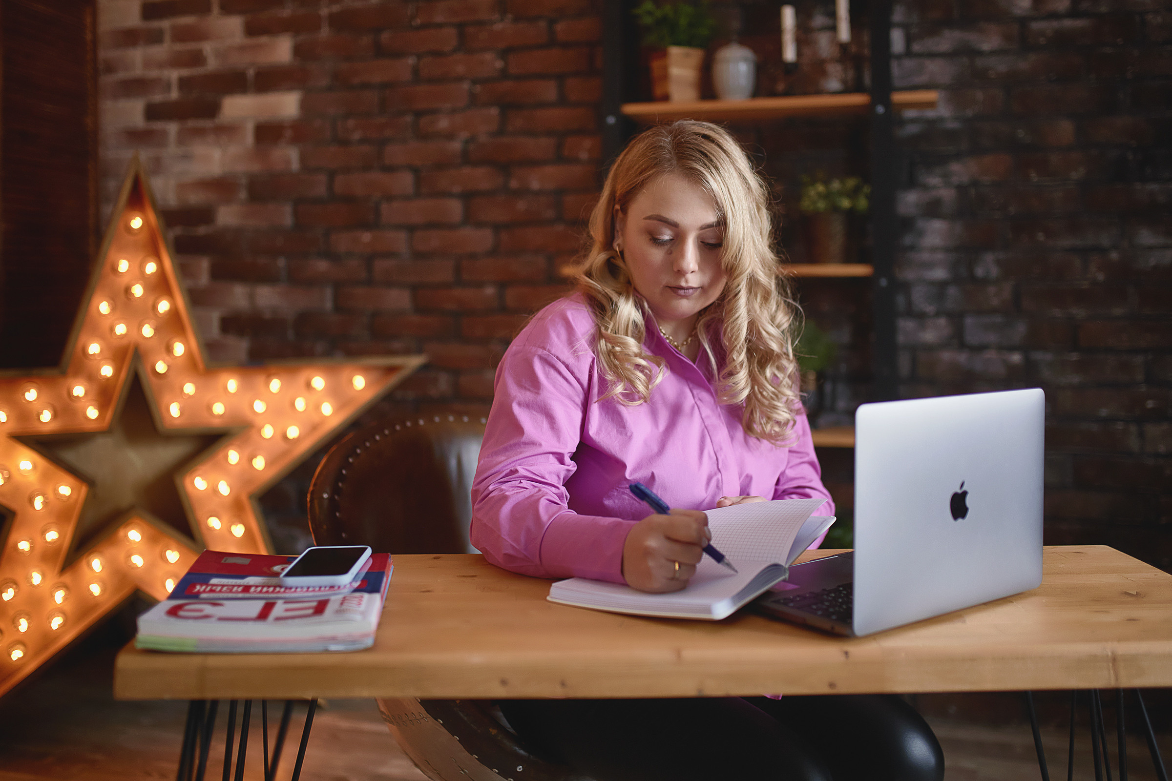 Контент-съемка в студии «Лаванда» (часть 2). Фотограф Роман Желтухин