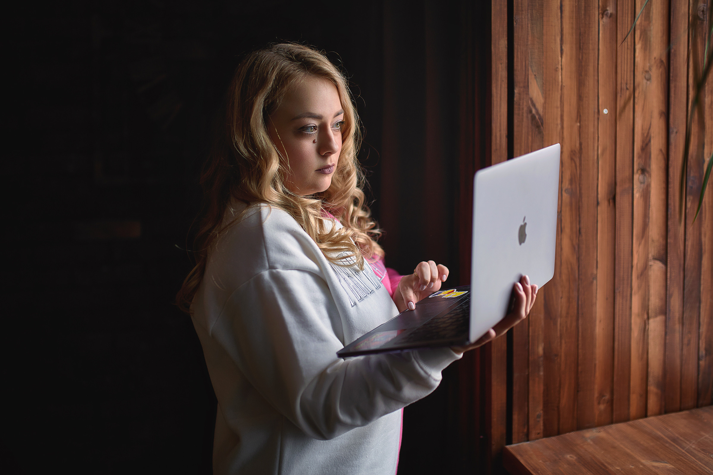 Контент-съемка в студии «Лаванда» (часть 2). Фотограф Роман Желтухин