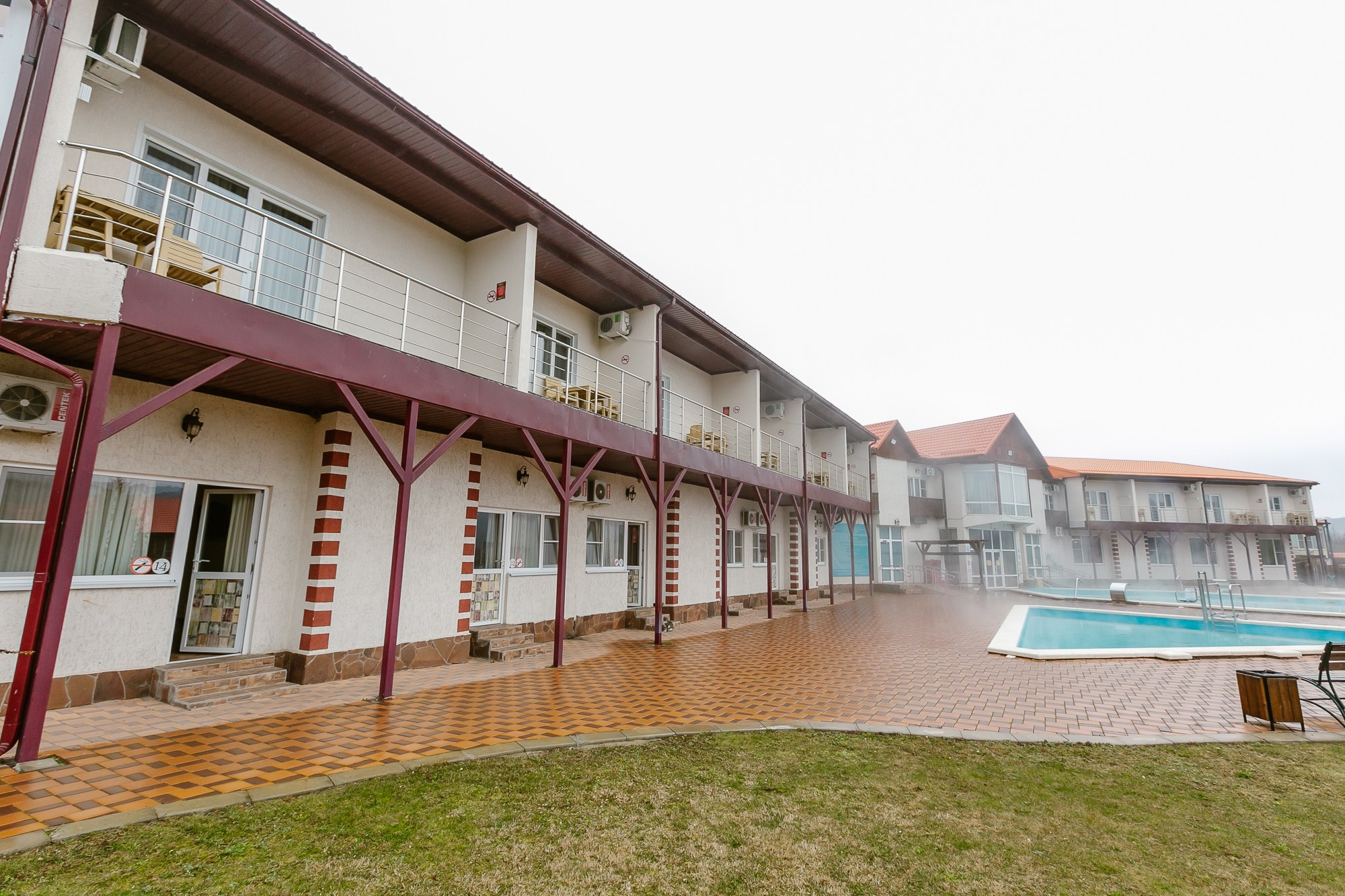 Фотографии территории термального источника март 2024 год