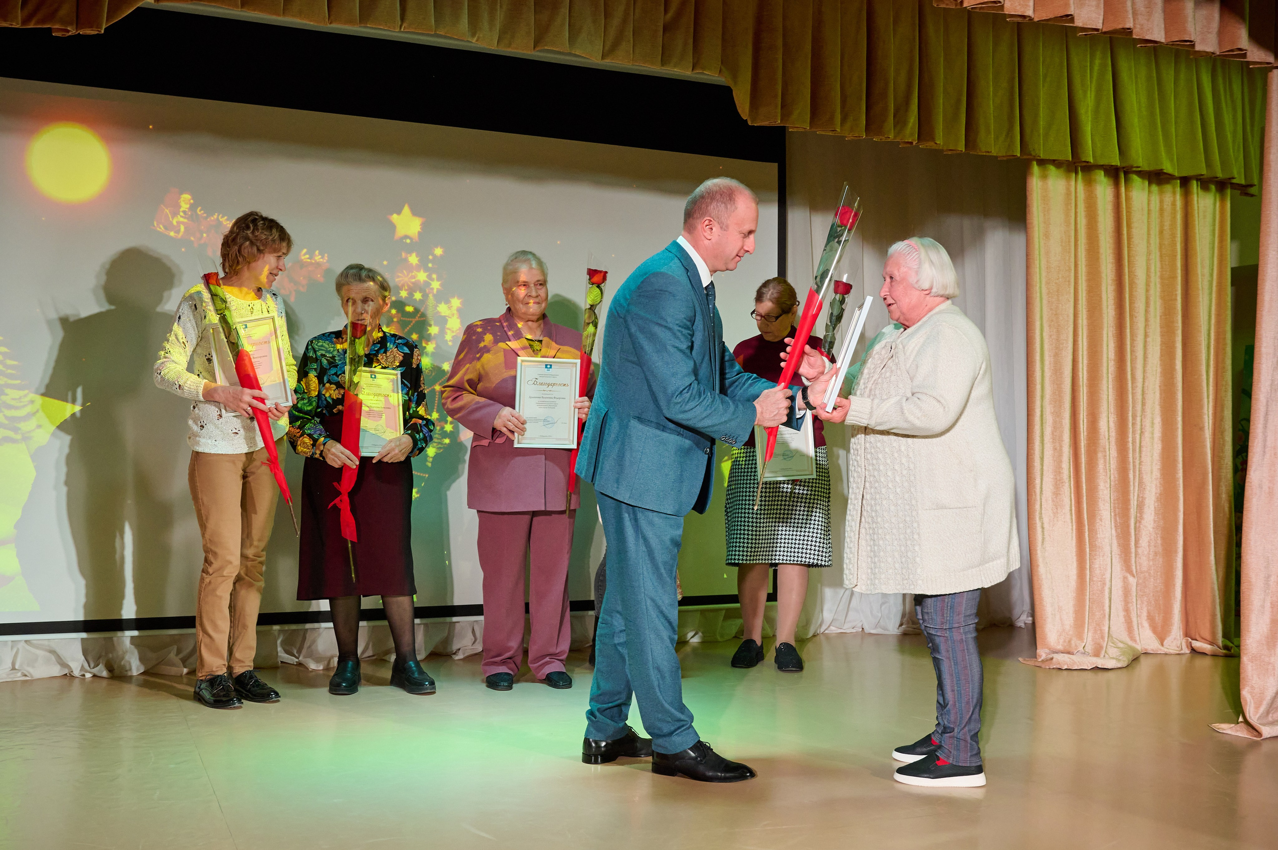 НОвогодний концерт. дк Виноградный. Жизнь курорта Кабардинка в фотографиях