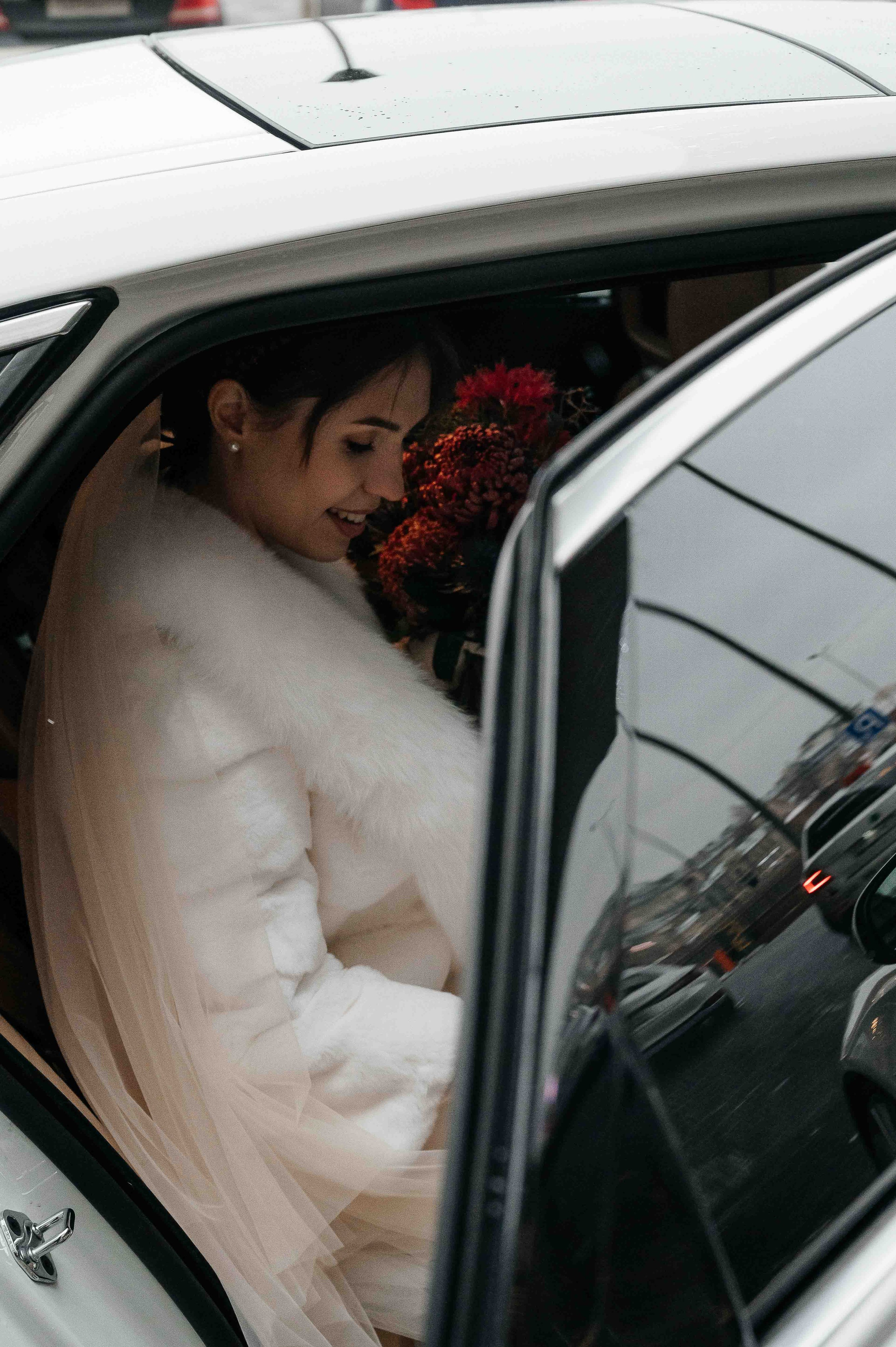 Утро невесты в гостинице. Свадебный и семейный фотограф в Котласе Никита Попов