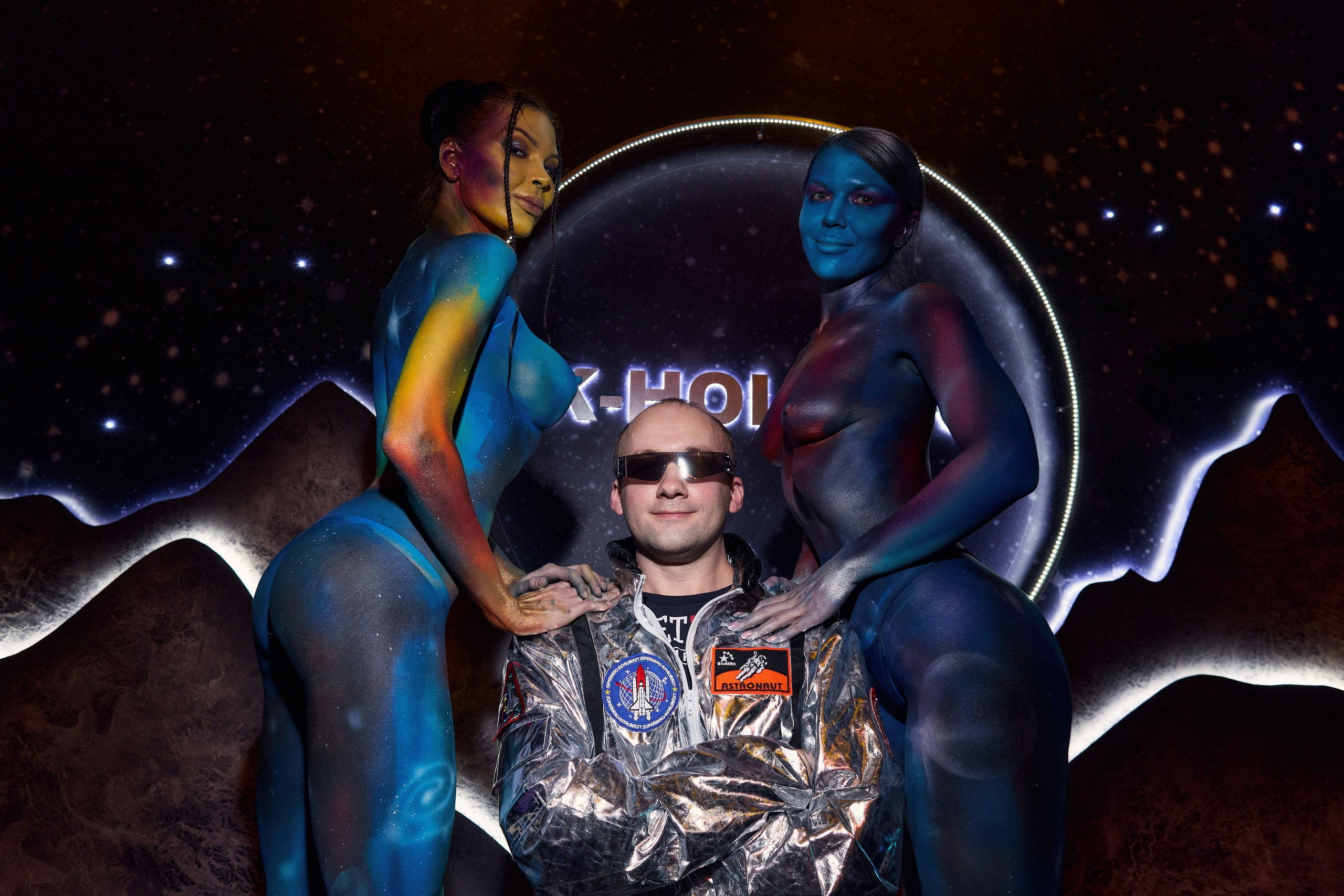 Космический новый год / K-Holding. Другой взгляд на фотографию