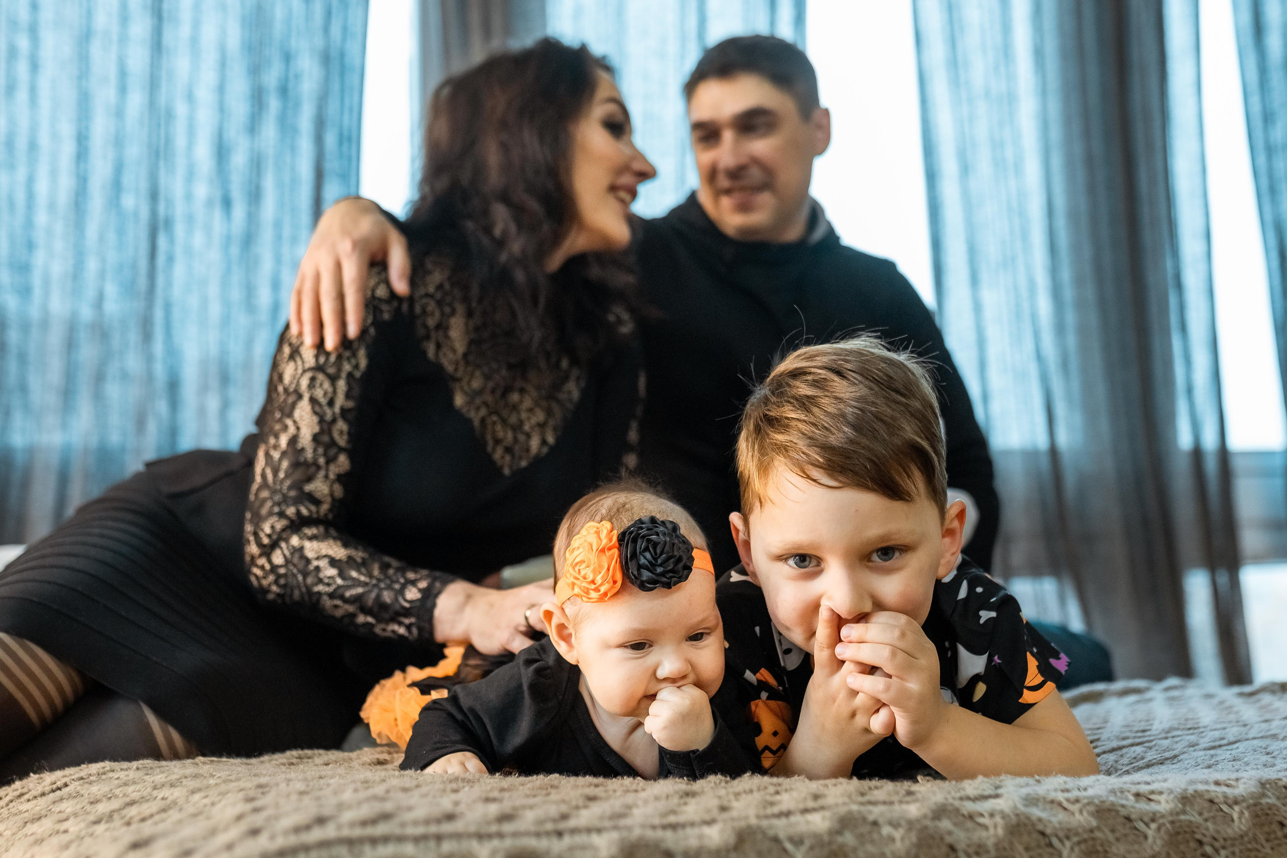 Семейная съемка для семьи Татьяны и Германа в студии Gallery. Женский семейный фотограф Тула Москва Захарова Анна