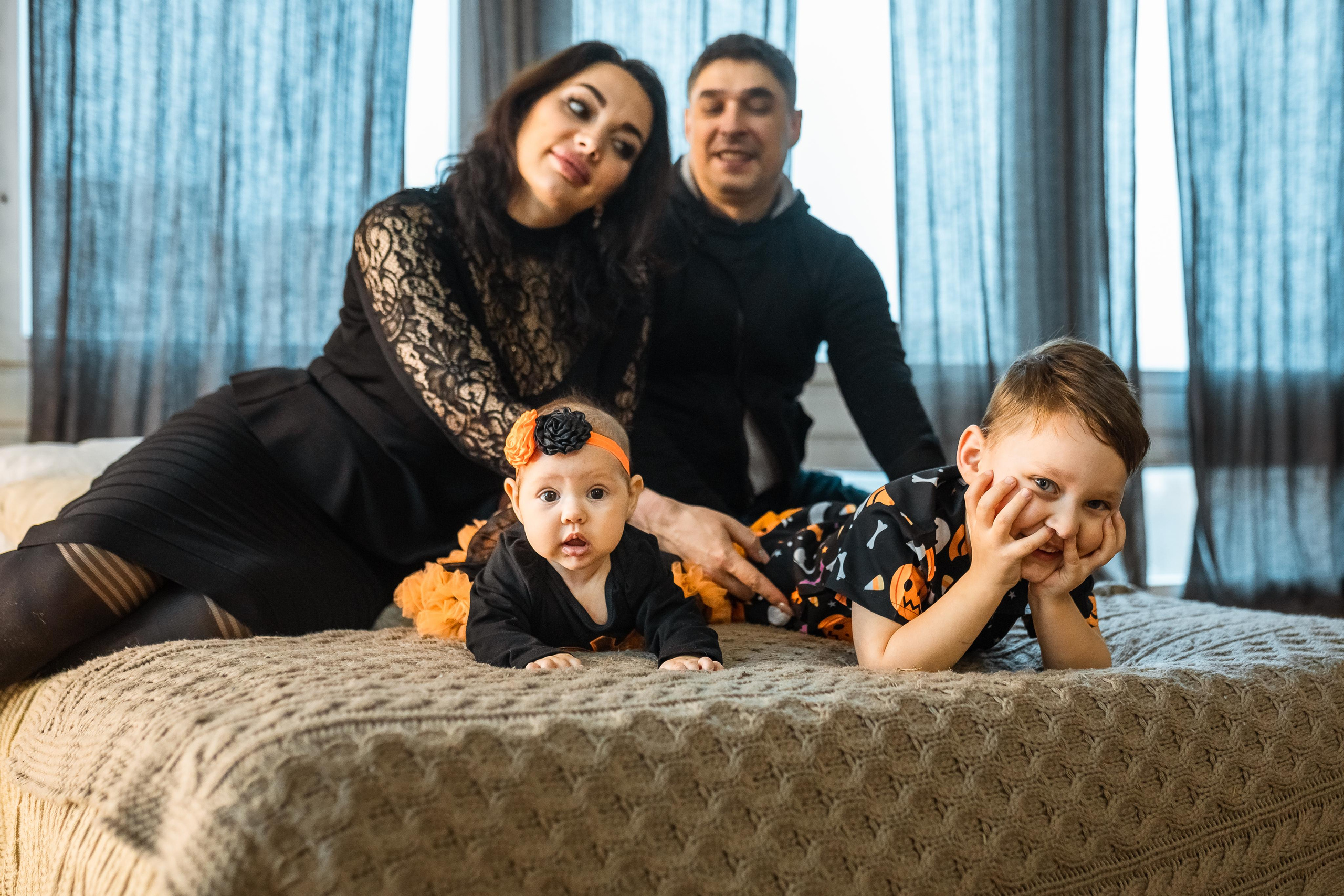 Семейная съемка для семьи Татьяны и Германа в студии Gallery. Женский семейный фотограф Тула Москва Захарова Анна