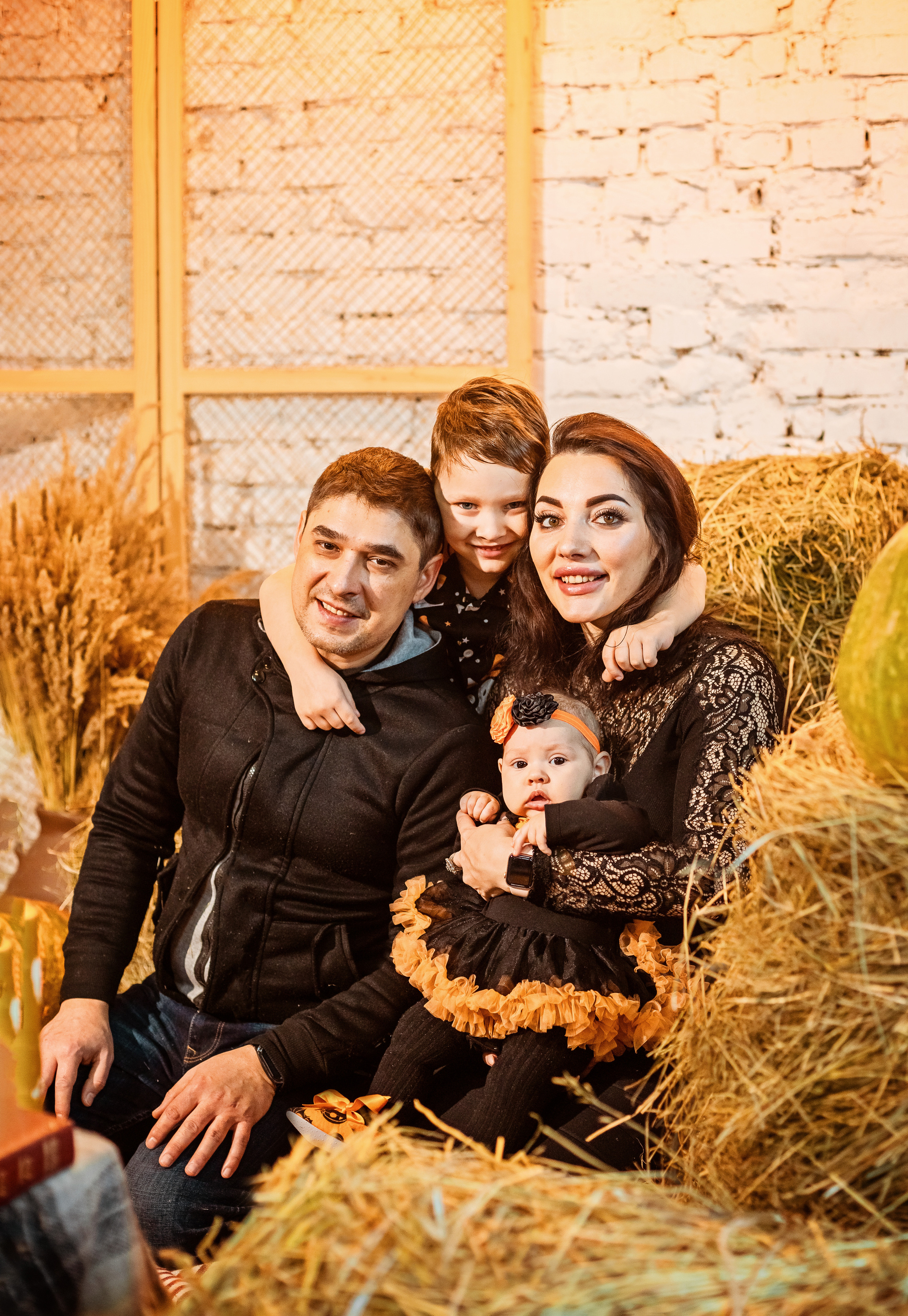 Семейная съемка для семьи Татьяны и Германа в студии Gallery. Женский семейный фотограф Тула Москва Захарова Анна