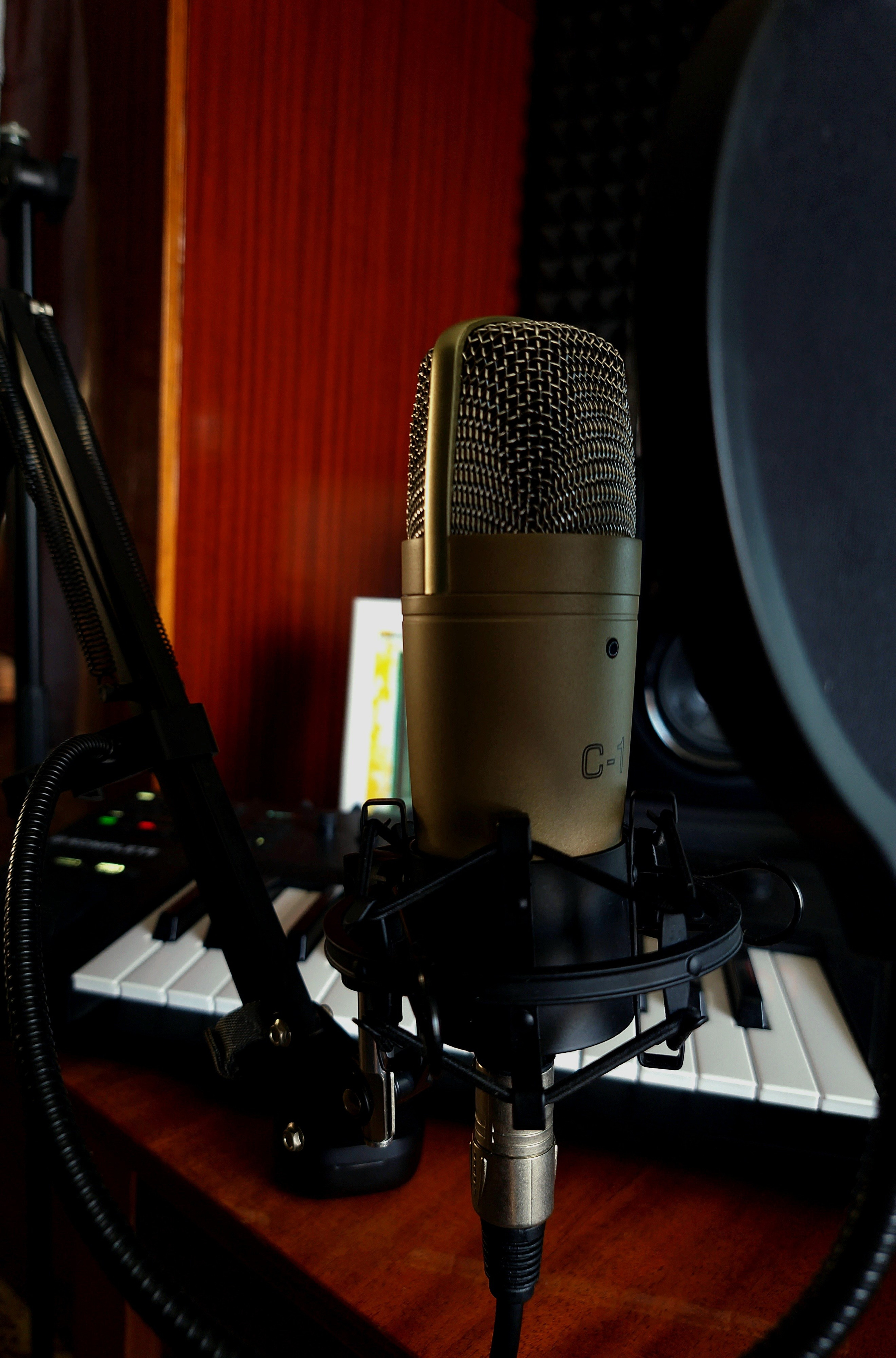 Август 2025. Den Mirov — Фотограф, Музыкант