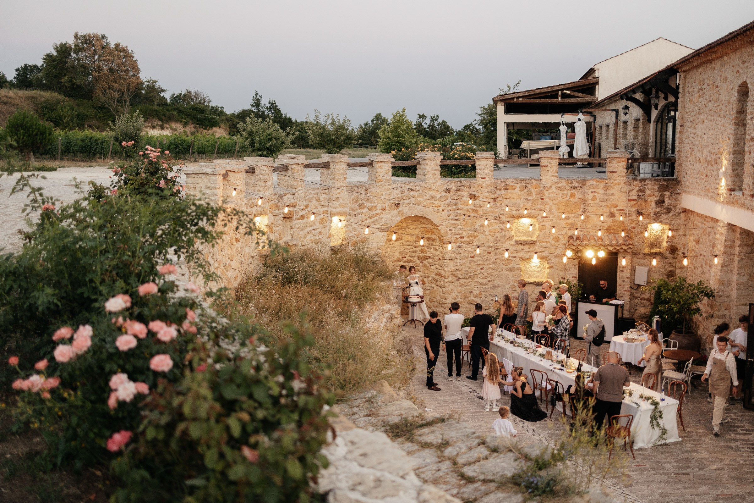 Атмосферная свадьба в Шато Андре. Архитектурный и интерьерный фотограф в Краснодаре | Дмитрий Демской