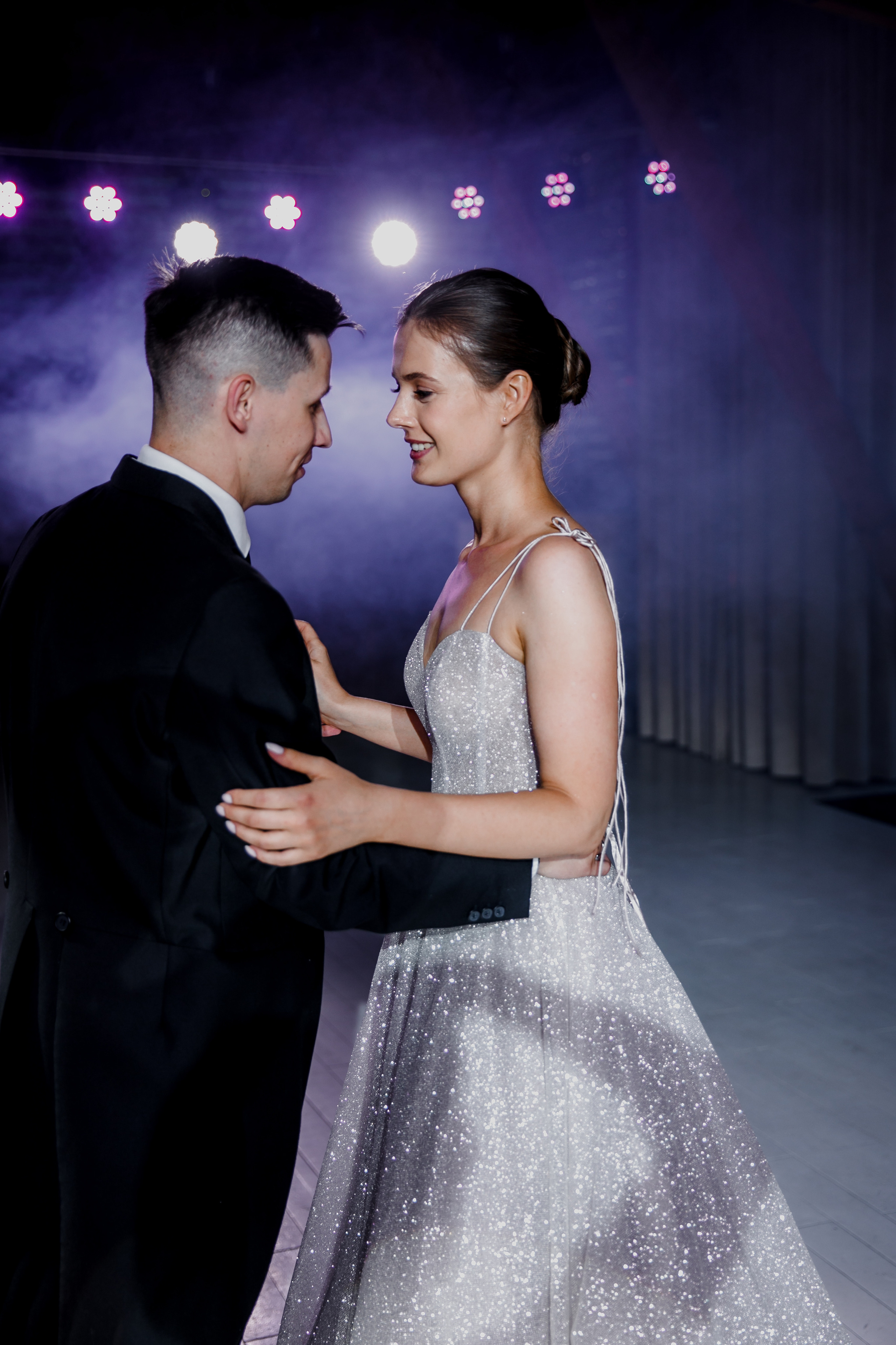 Александр и Люда. Красивая классика. Свадебный фотограф Марина Назарова Москва