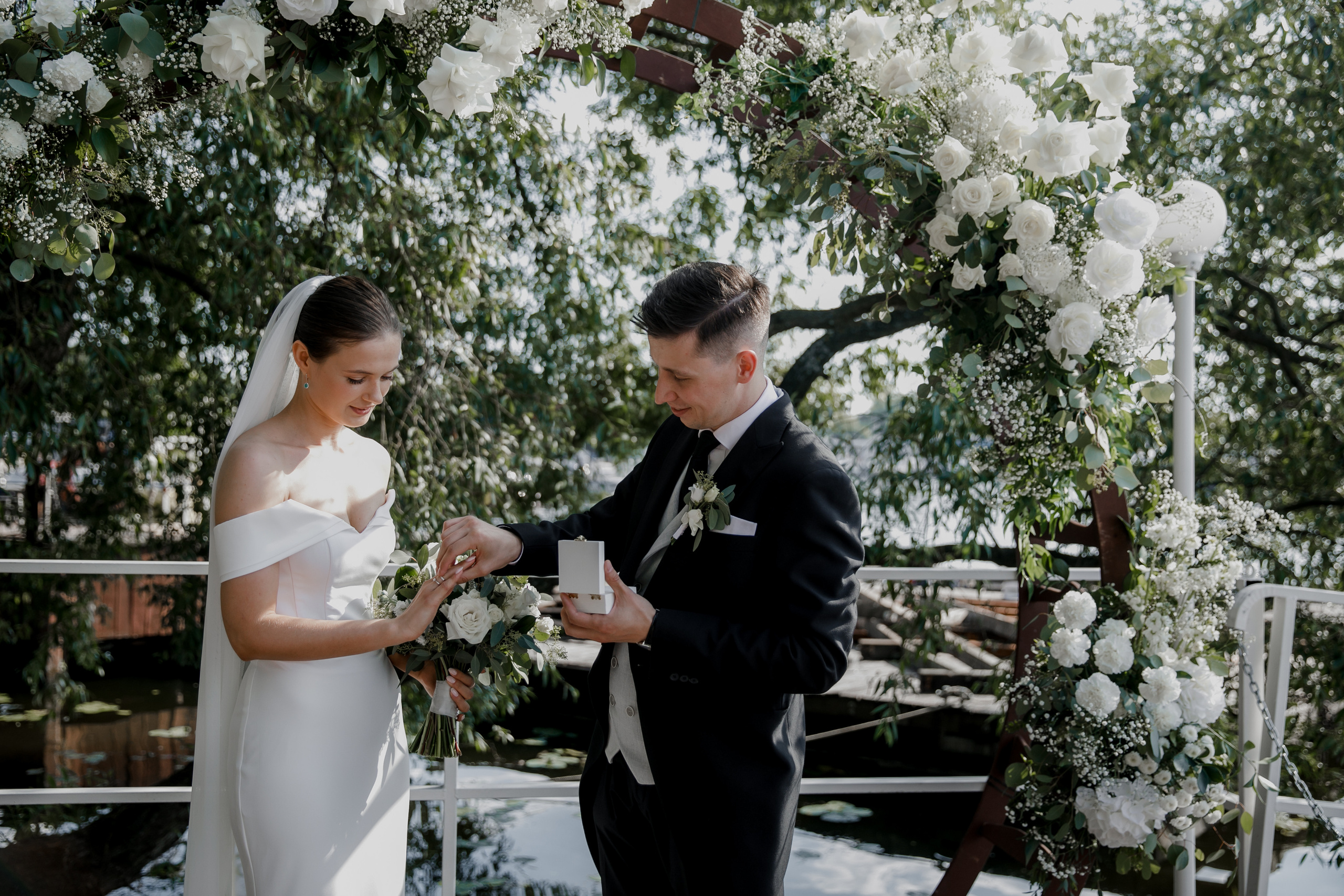 Александр и Люда. Красивая классика. Свадебный фотограф Марина Назарова Москва