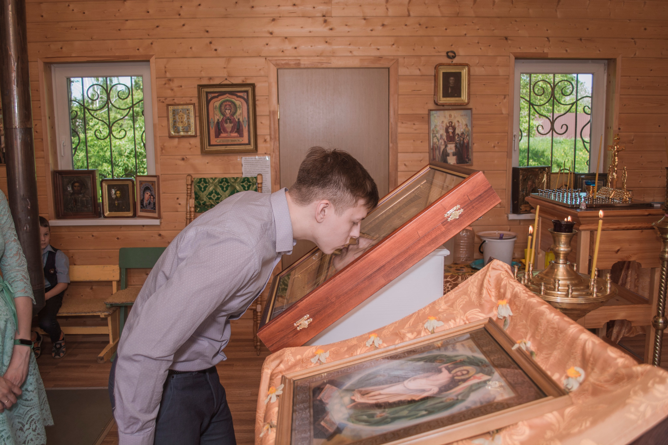 Крещение Василисы в храме Николая Чудотворца в д. Старый погост. Фотограф Евгений Егоров