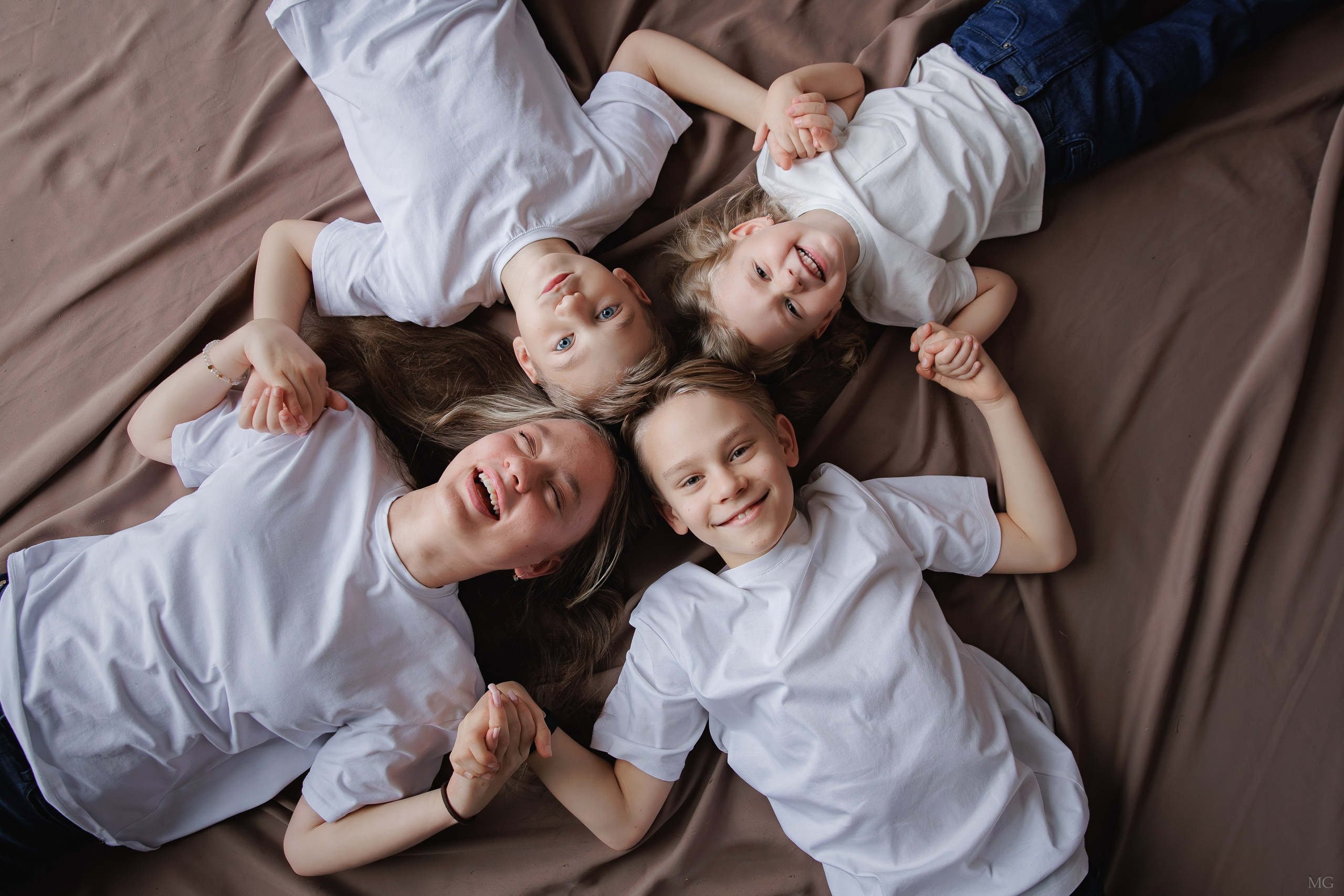 Счастье вместе. Маша Гонтарь Семейный домашний репортажный фотограф в Санкт-Петербурге