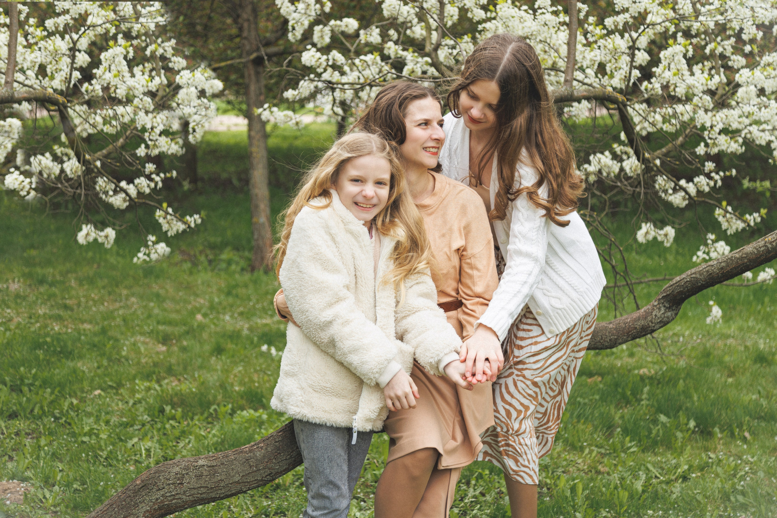 Семейная фотосессия в цветении Москва. Семейный фотограф в Москве Влада Лунина
