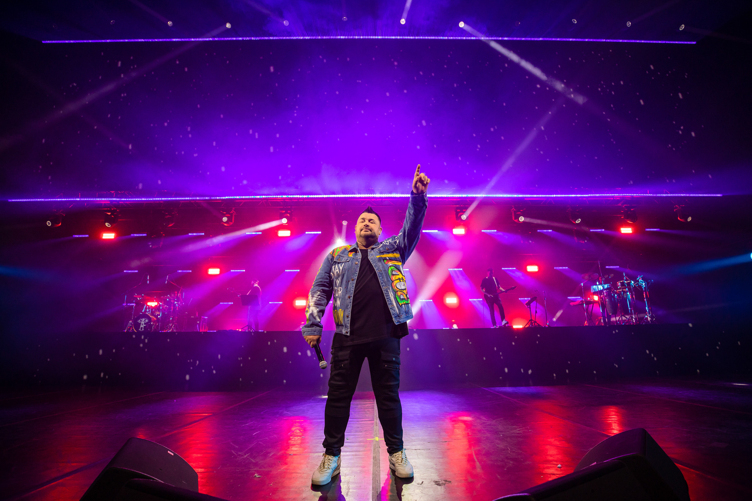 Руки вверх. Свадебная фото-видеосъемка в Москве и Мо