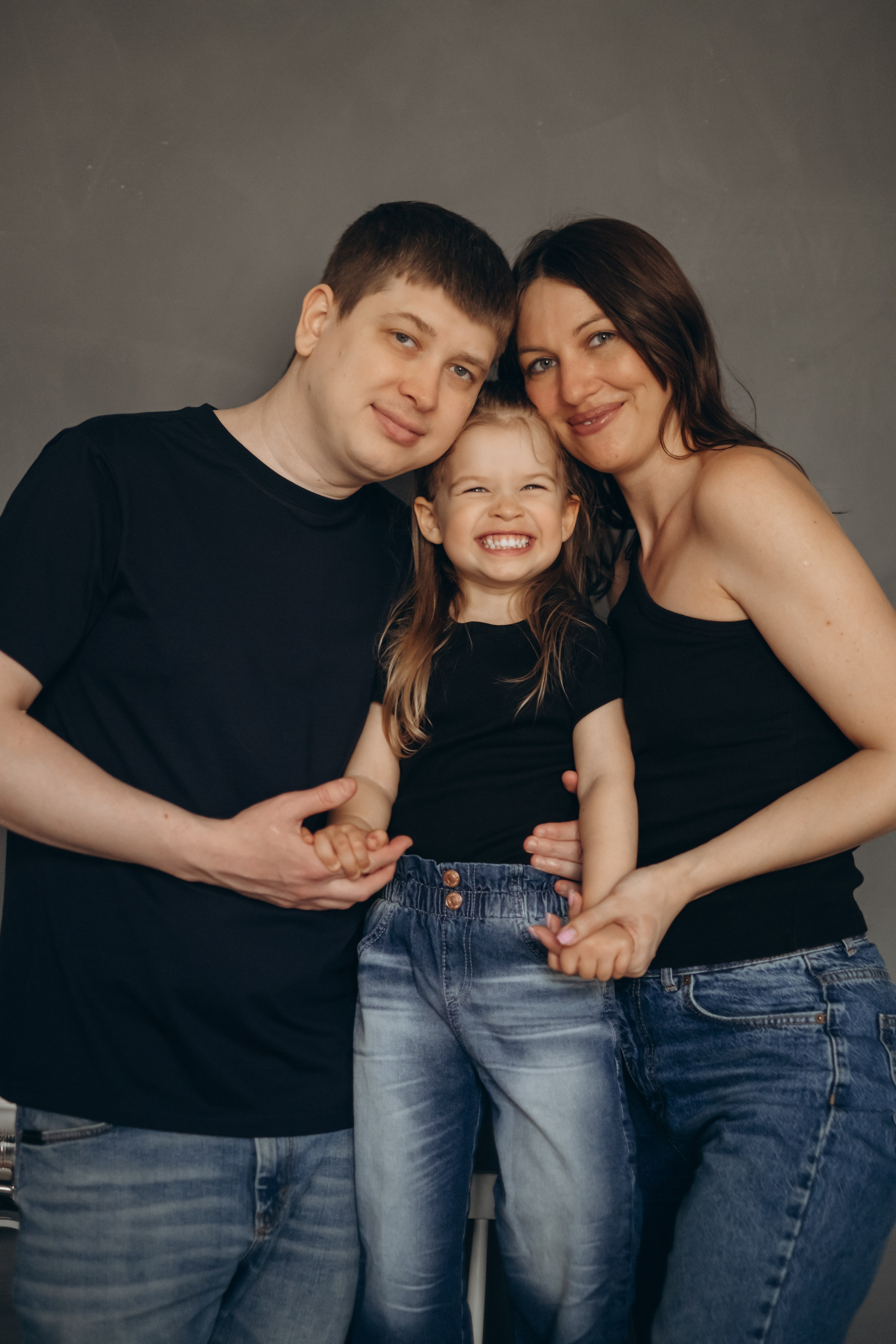 Фотосессия «День рождения» в минималистичной студии. Фотограф Новосибирск Анна Рождественская