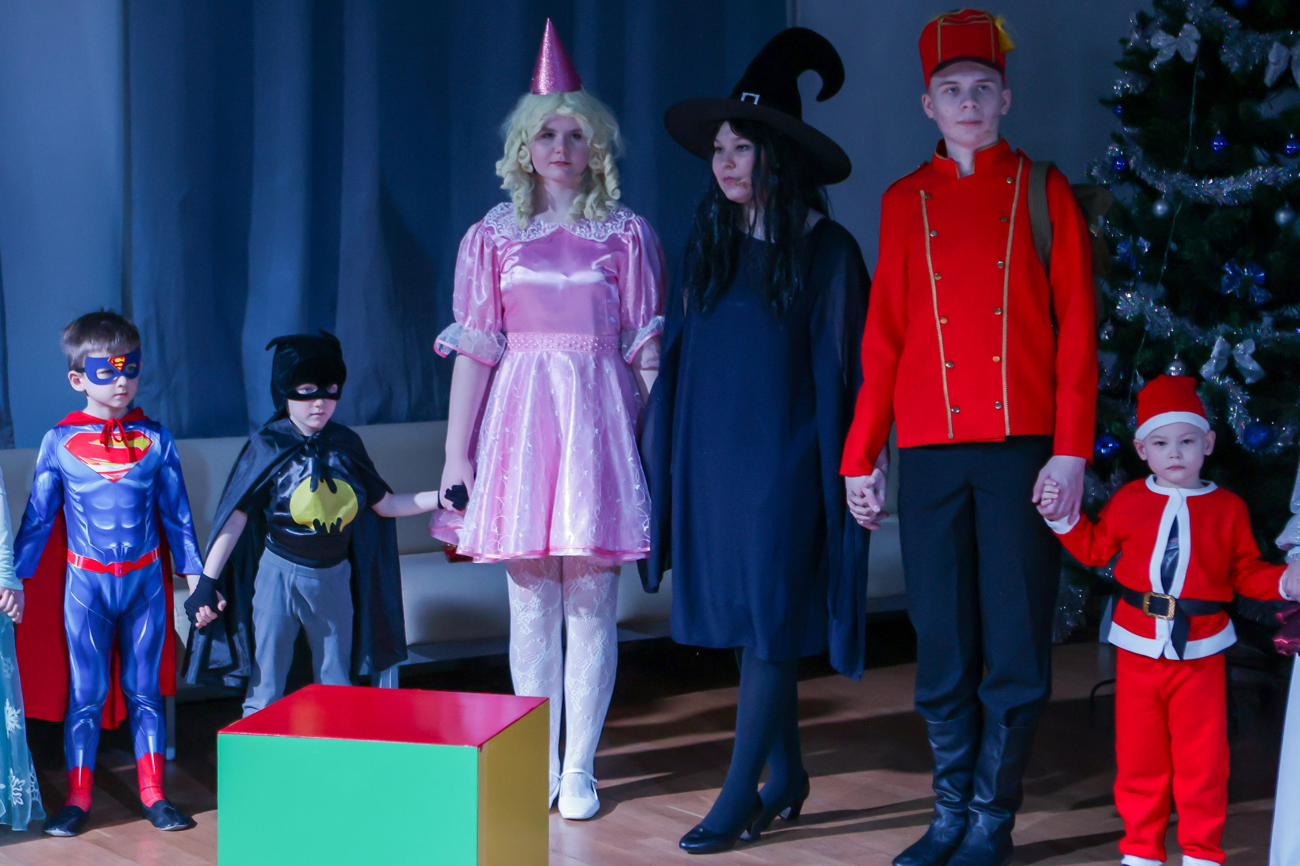 Новогодняя скачзка центр детского творчесва Подольск. Выпускные альбомы и школьный фотограф в Подольске, Троицке, Щербинке, Москве и Московской области