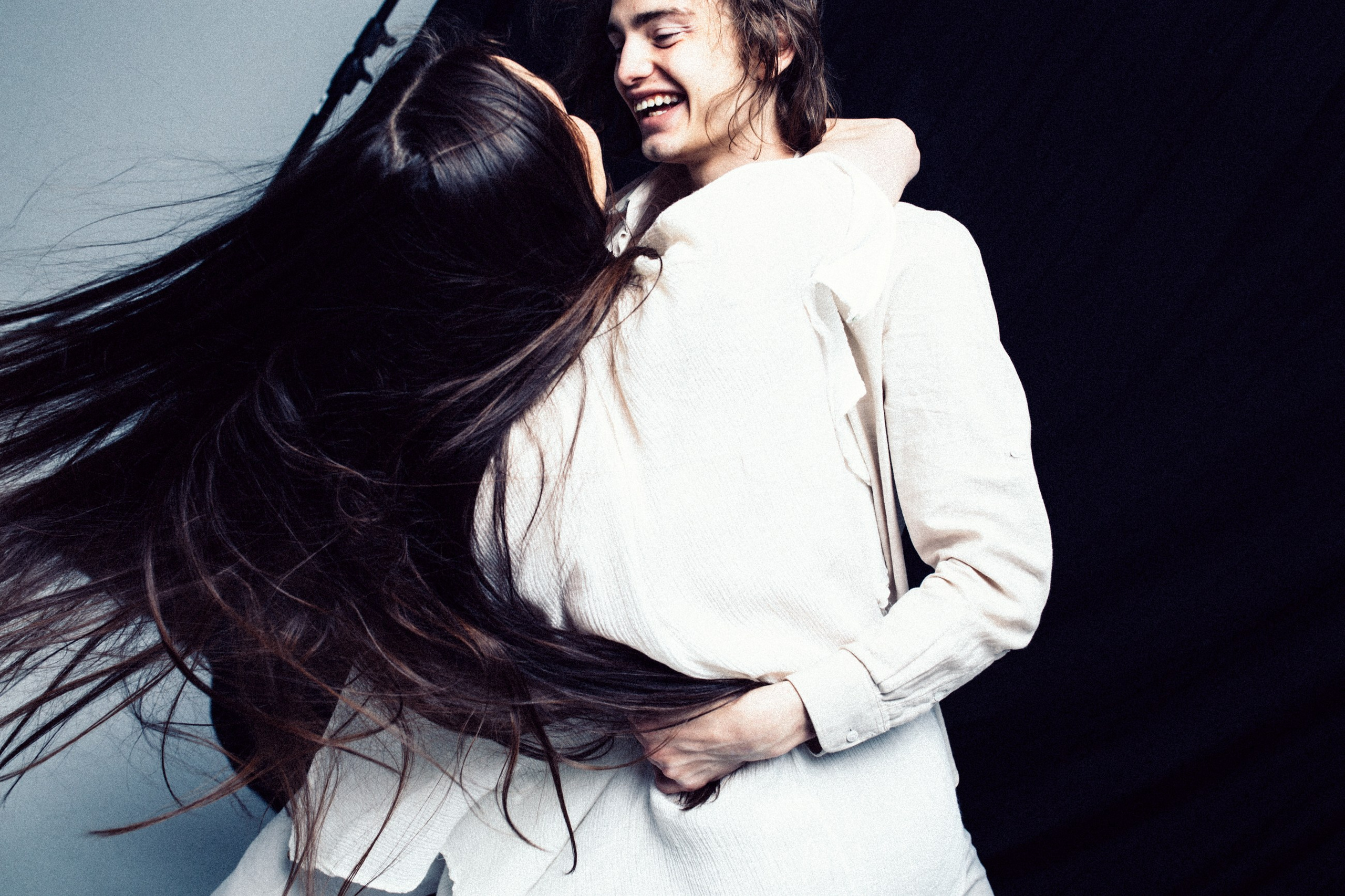 Съемка танцоров — парня и девушки