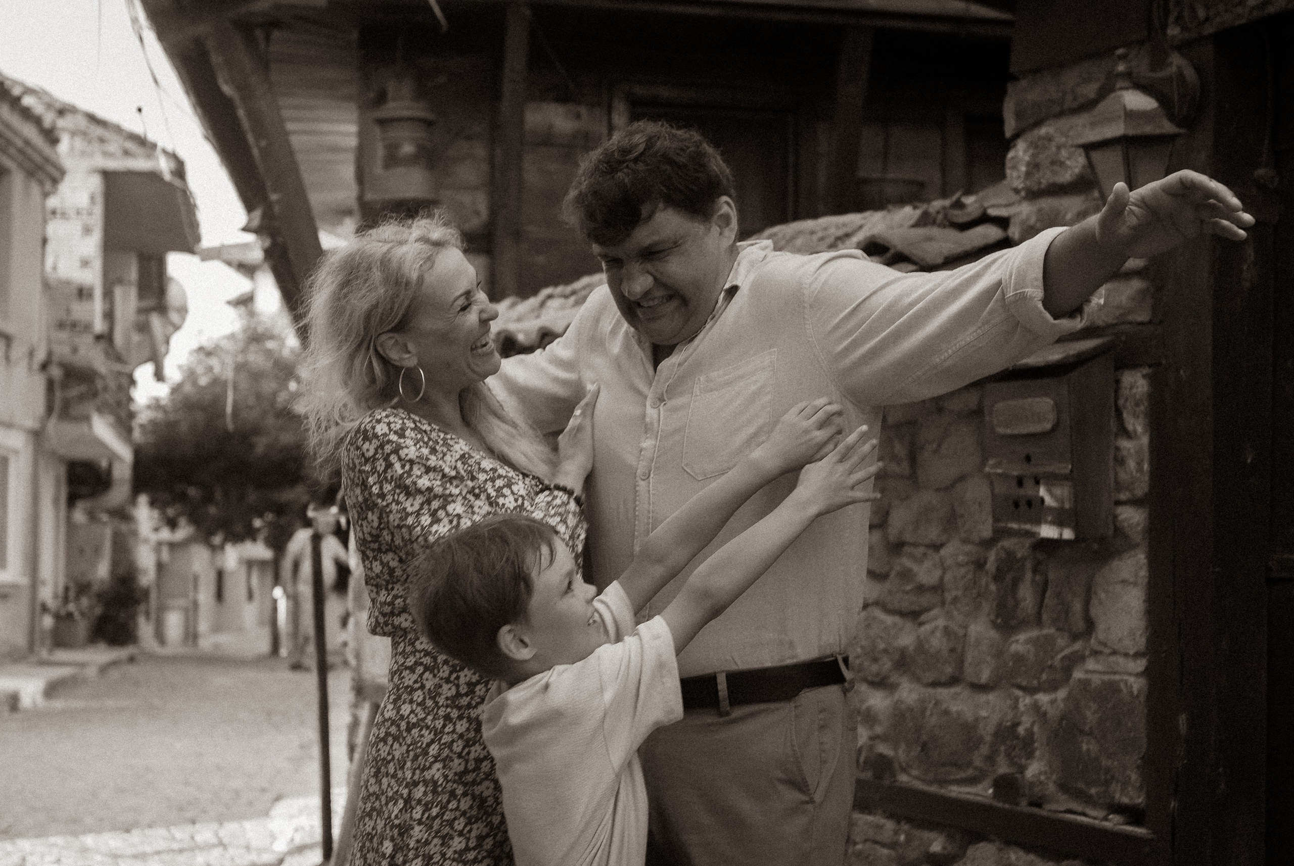 Яна и семья старый Созополь. Фотограф в Болгарии. Фотограф в Созополе