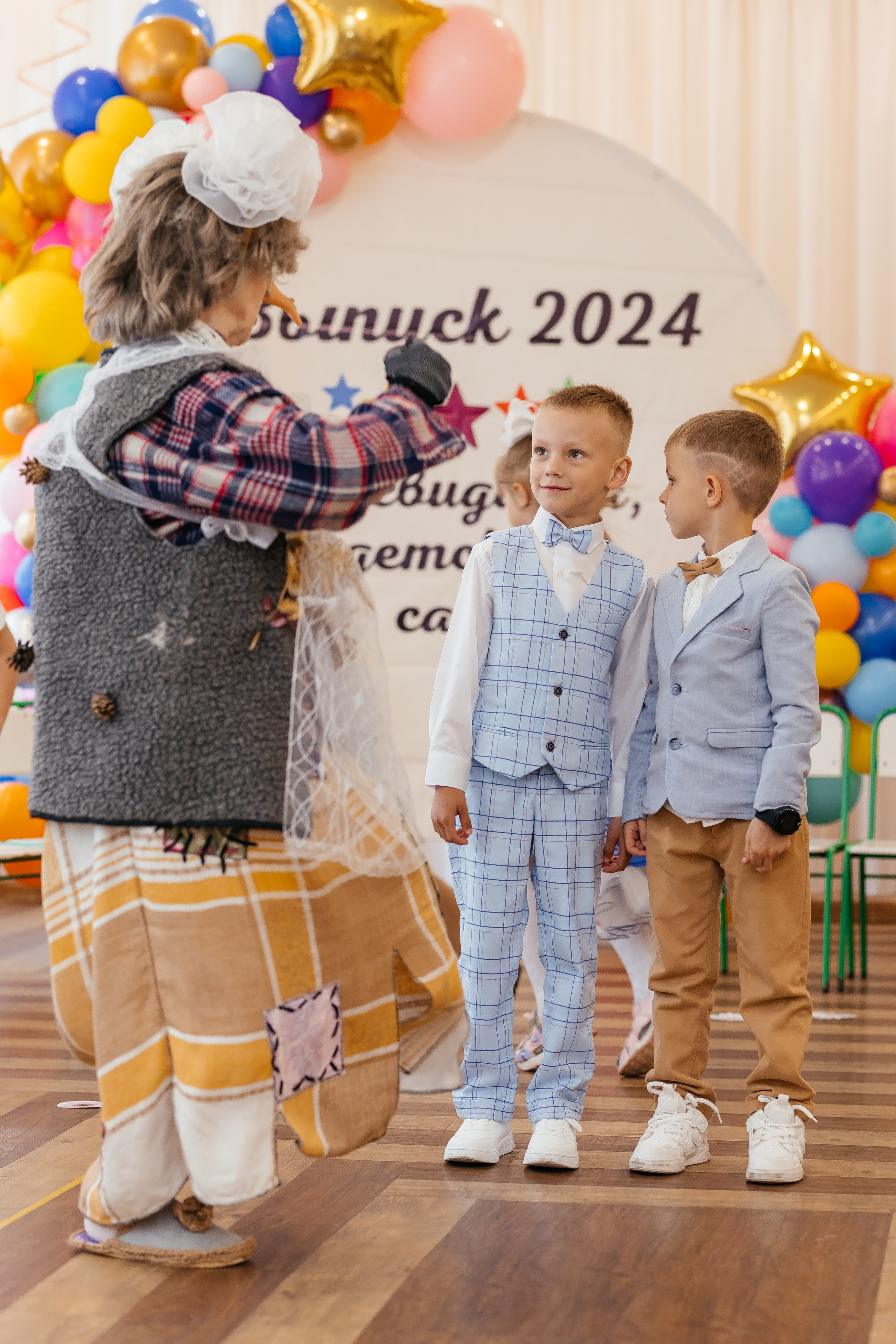 Детский сад (Выпускные и т. д.). Фотограф Облучье