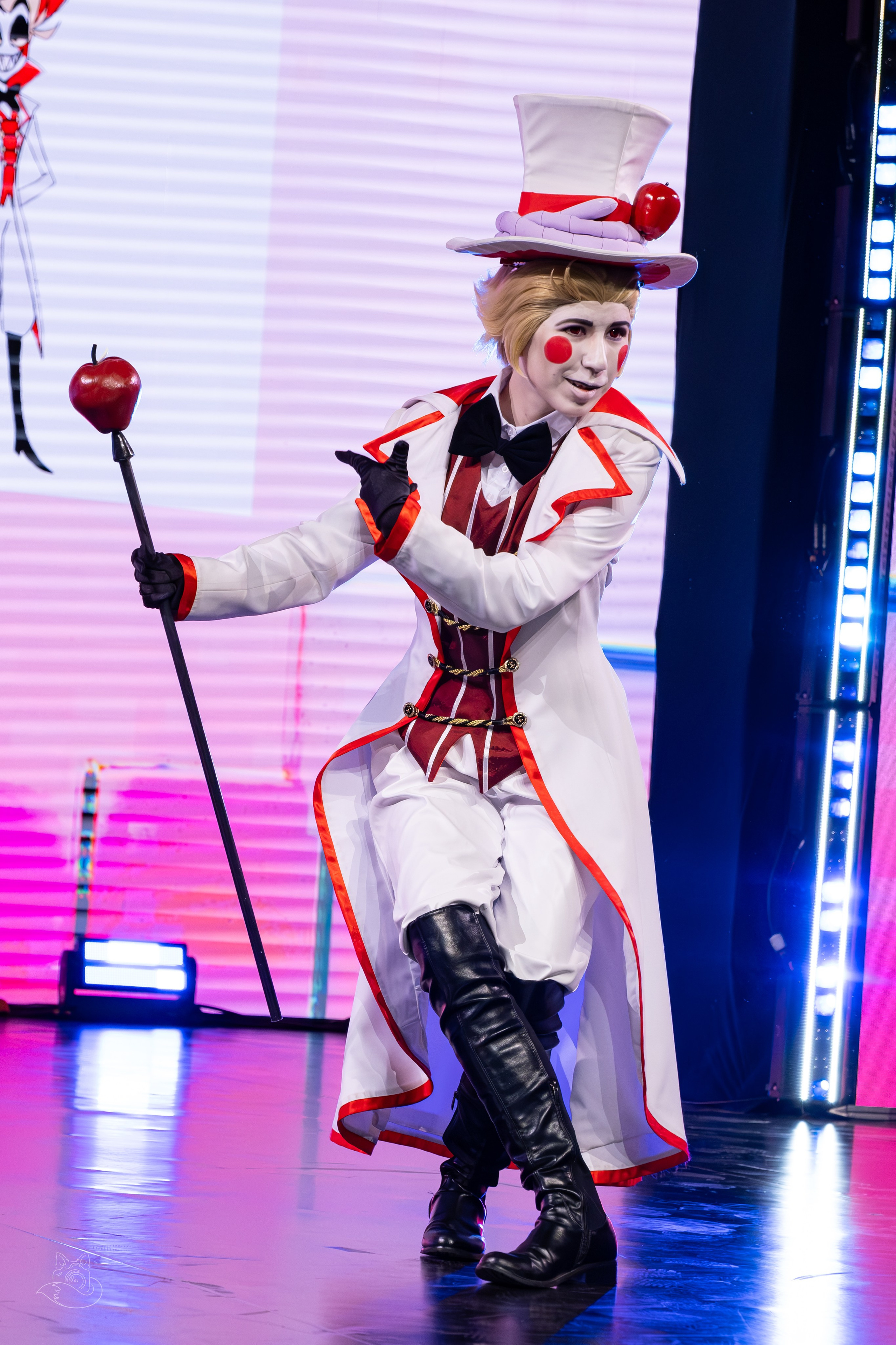 Сцена РЭД ЭКСПО 2024. Косплей фотограф