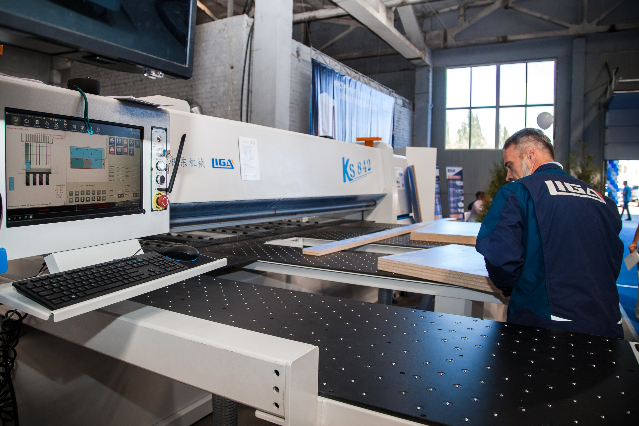 Выставка ТЕСТ-ДРАЙВ.МЕБЕЛЬНОЕ ПРОИЗВОДСТВО И ДЕРЕВООБРАБОТКА. БРЯНСК 2023. Портретный, семейный, свадебный фотограф в Брянске Маргарита Василькова