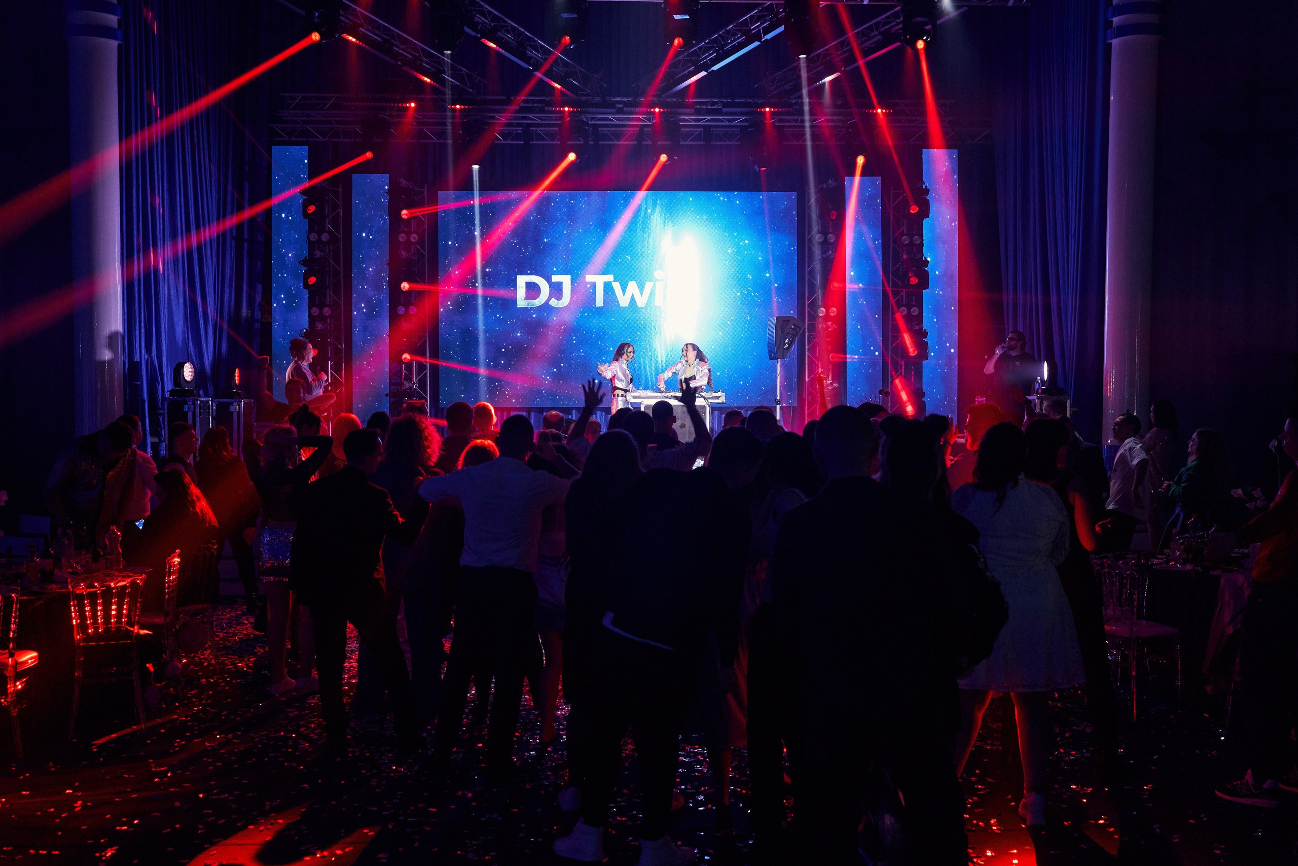 Космический новый год / K-Holding. Другой взгляд на фотографию