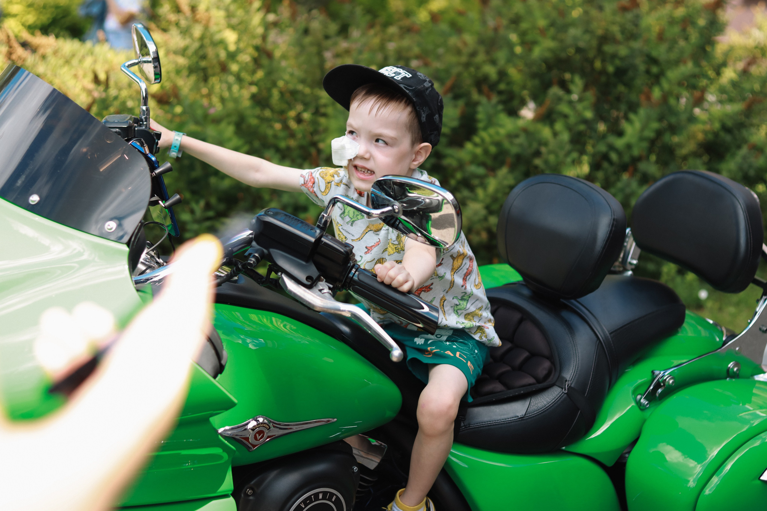 Выезд «Мототерапии» в детскую больницу в Солнцево. Репортажный фотограф в Москве и Зеленограде Karina-vozd