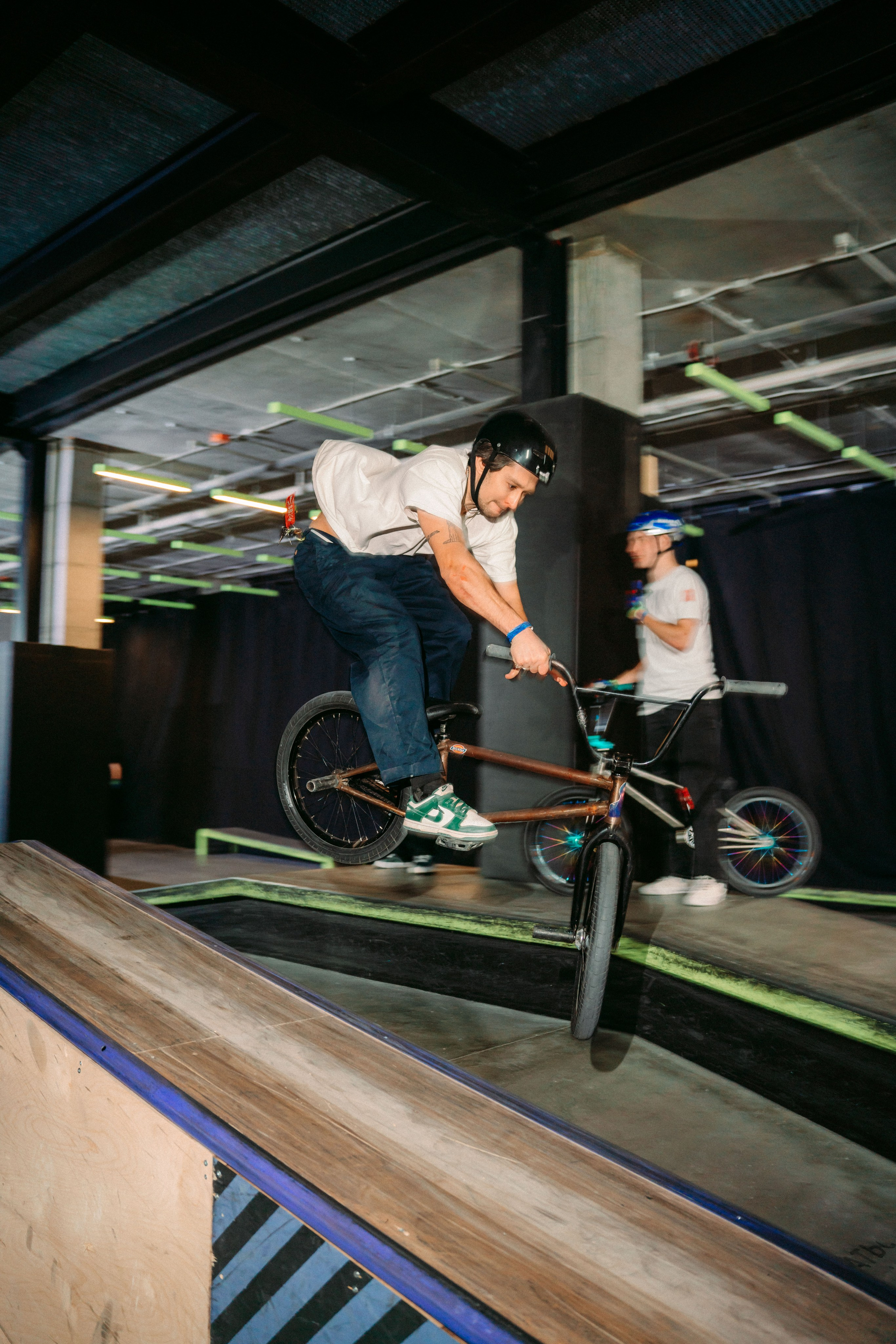 УРАМ. Ночная смена / 2025. Саша Копылов, фотограф в Казани