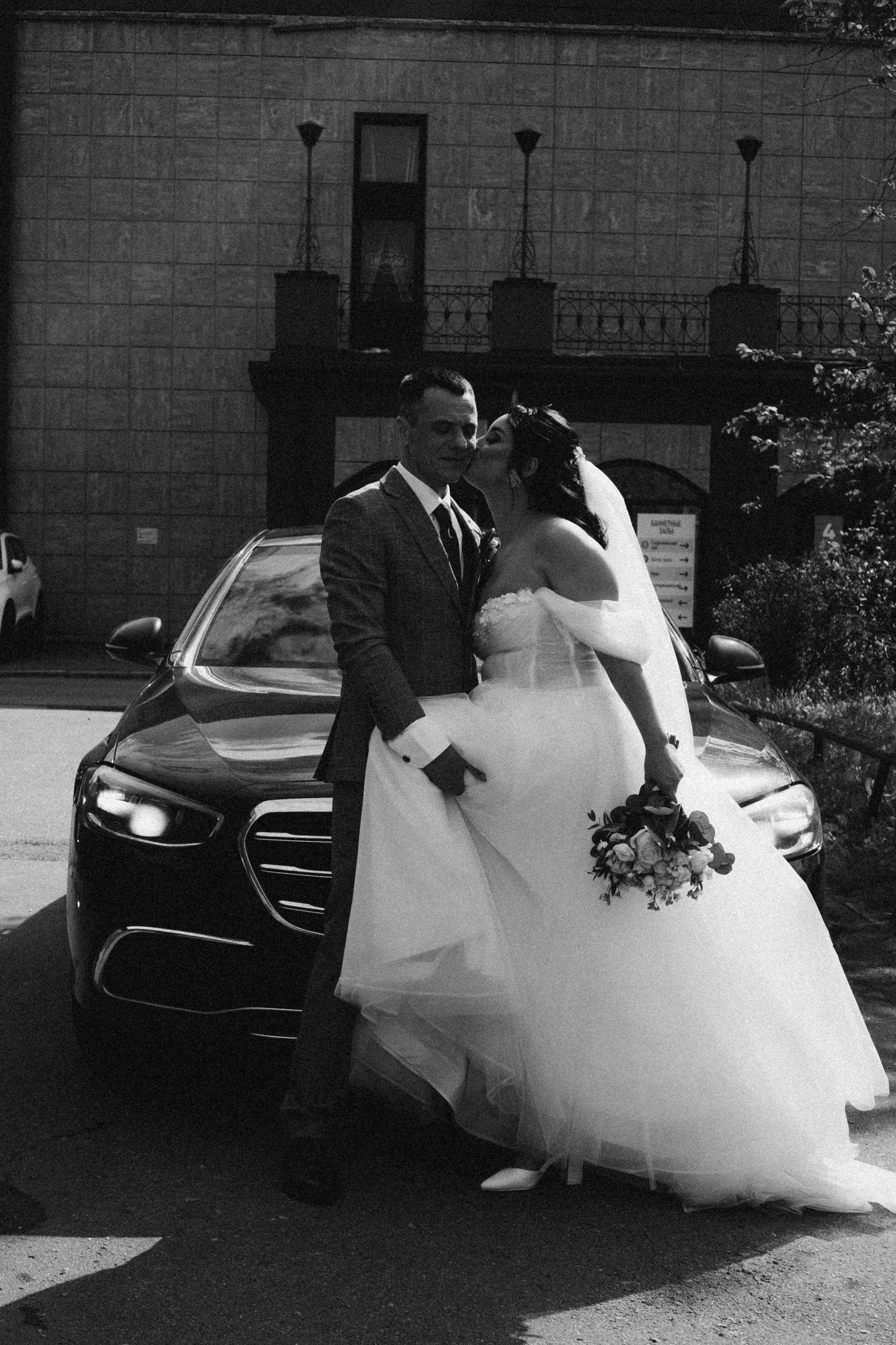 СВАДЕБНАЯ ПРОГУЛКА РЕСТОРАН МЫ ЖЕ НА ТЫ И ФОТОСЕССИИЯ С АВТОМОБИЛЕМ. Профессиональный фотограф, Санкт-Петербург — Виктория Богомолова