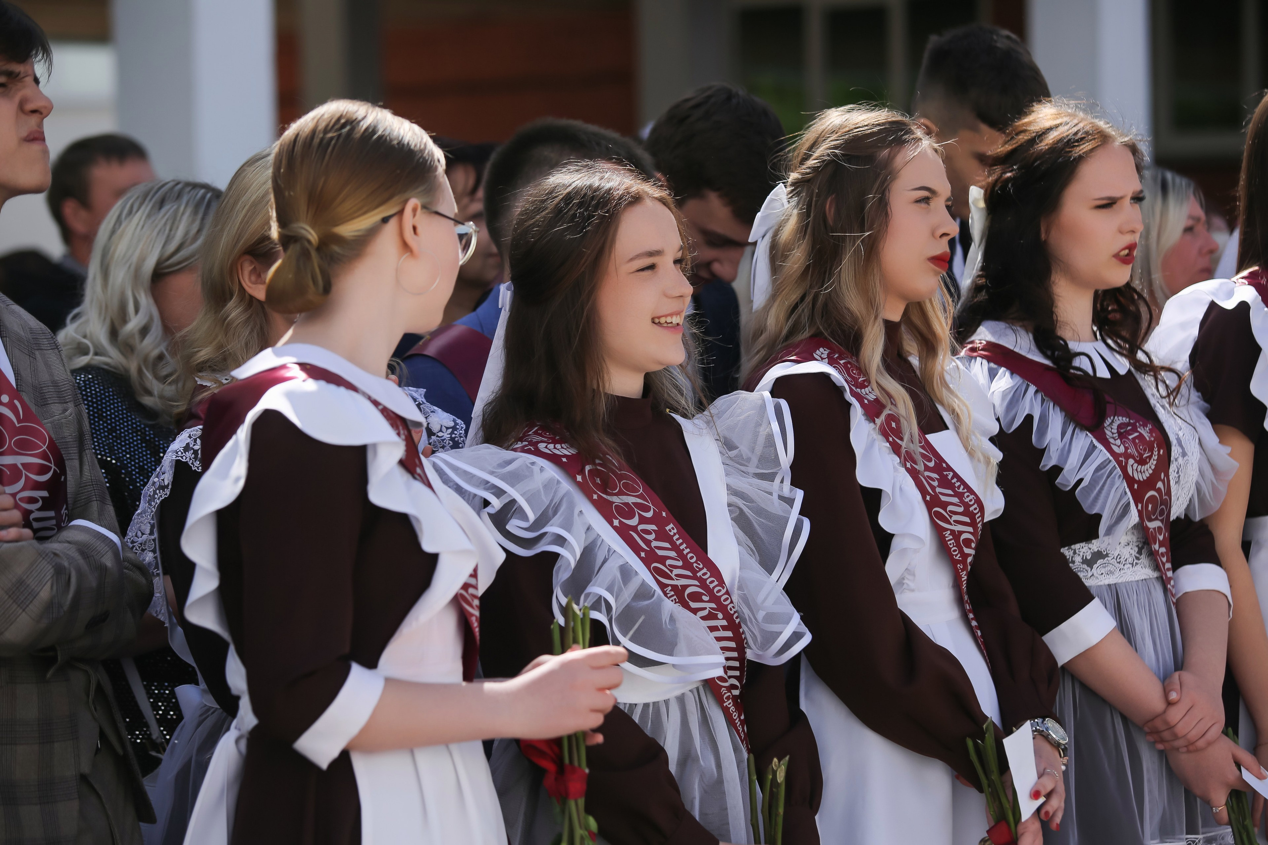 ЛИНЕЙКА «ПОСЛЕДНИЙ ЗВОНОК» 9 ШКОЛА 2024 г МЦЕНСК. ТВОЙ АЛЬБОМ / ТВОИ ПРАВИЛА