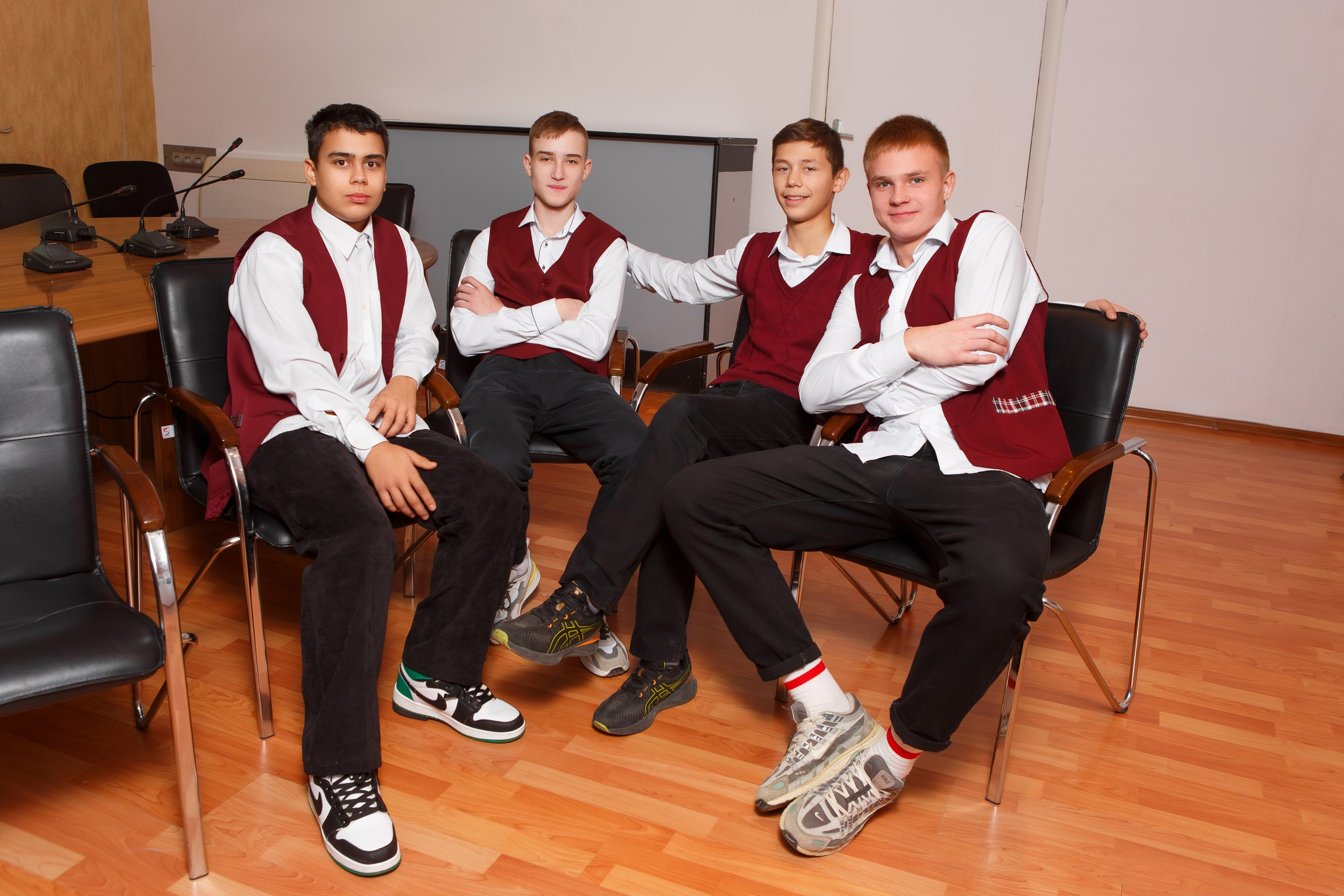 ФОТОСЕССИЯ ДЛЯ 9 КЛАССА «ГИМНАЗИЯ». ТВОЙ АЛЬБОМ / ТВОИ ПРАВИЛА