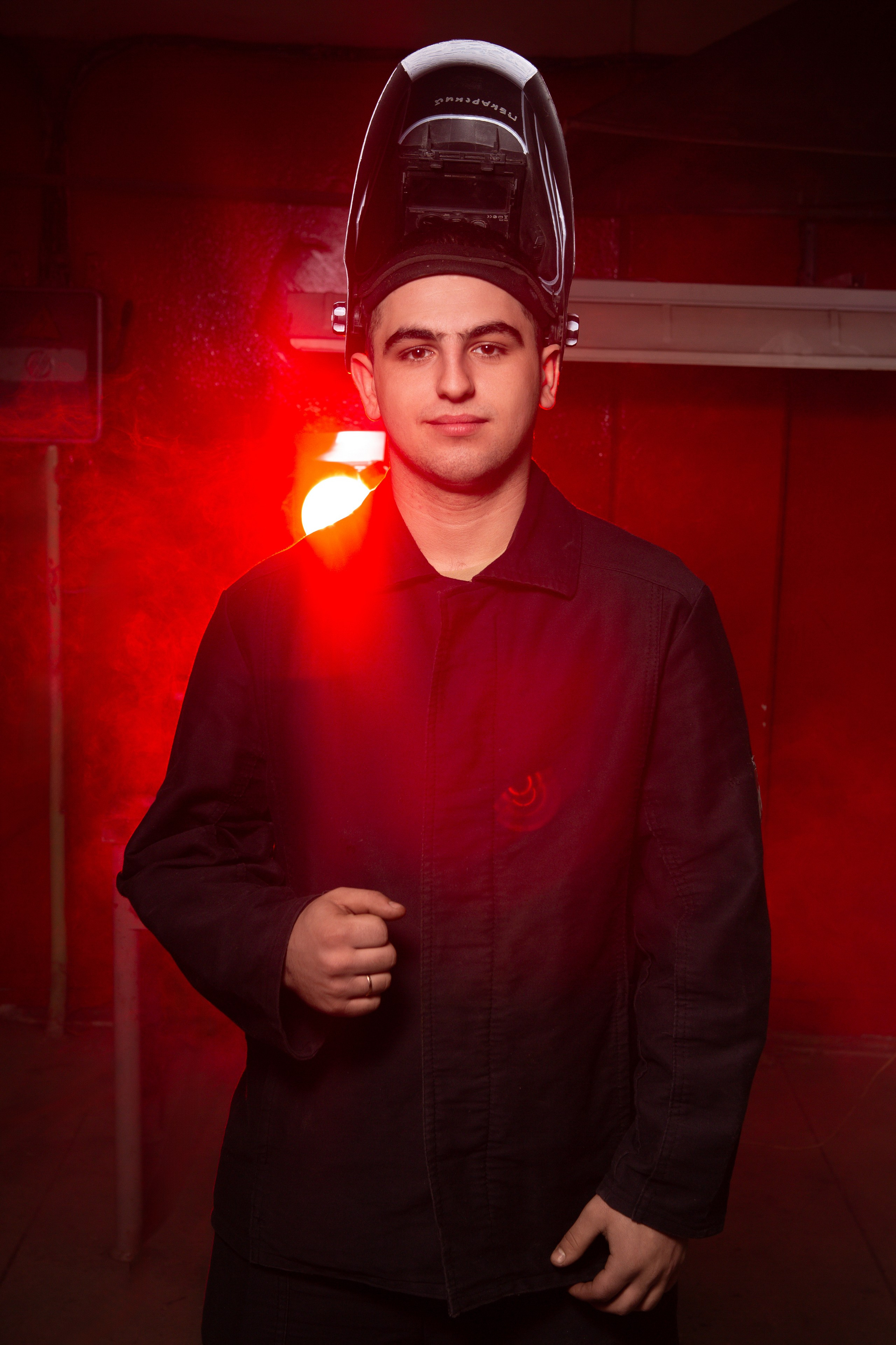 Портретная Фотосессия в Цеху для Выпускников Сварщиков | Твой Альбом Мценск. ТВОЙ АЛЬБОМ / ТВОИ ПРАВИЛА