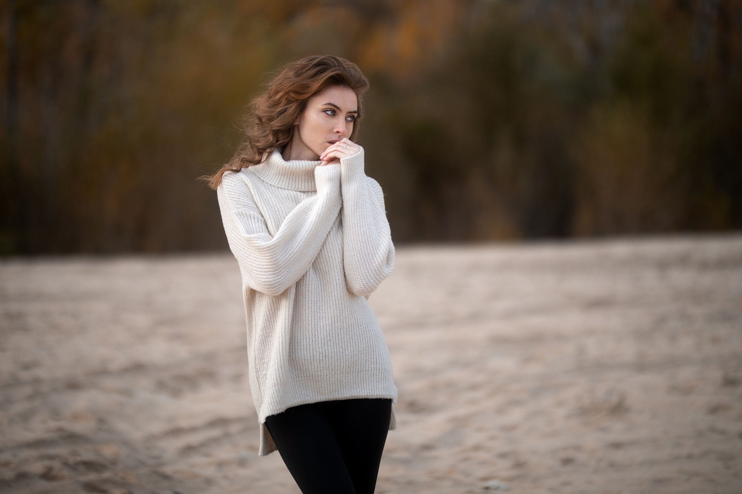 Осенняя съемка с Надеждой на берегу реки в формате для «себя»