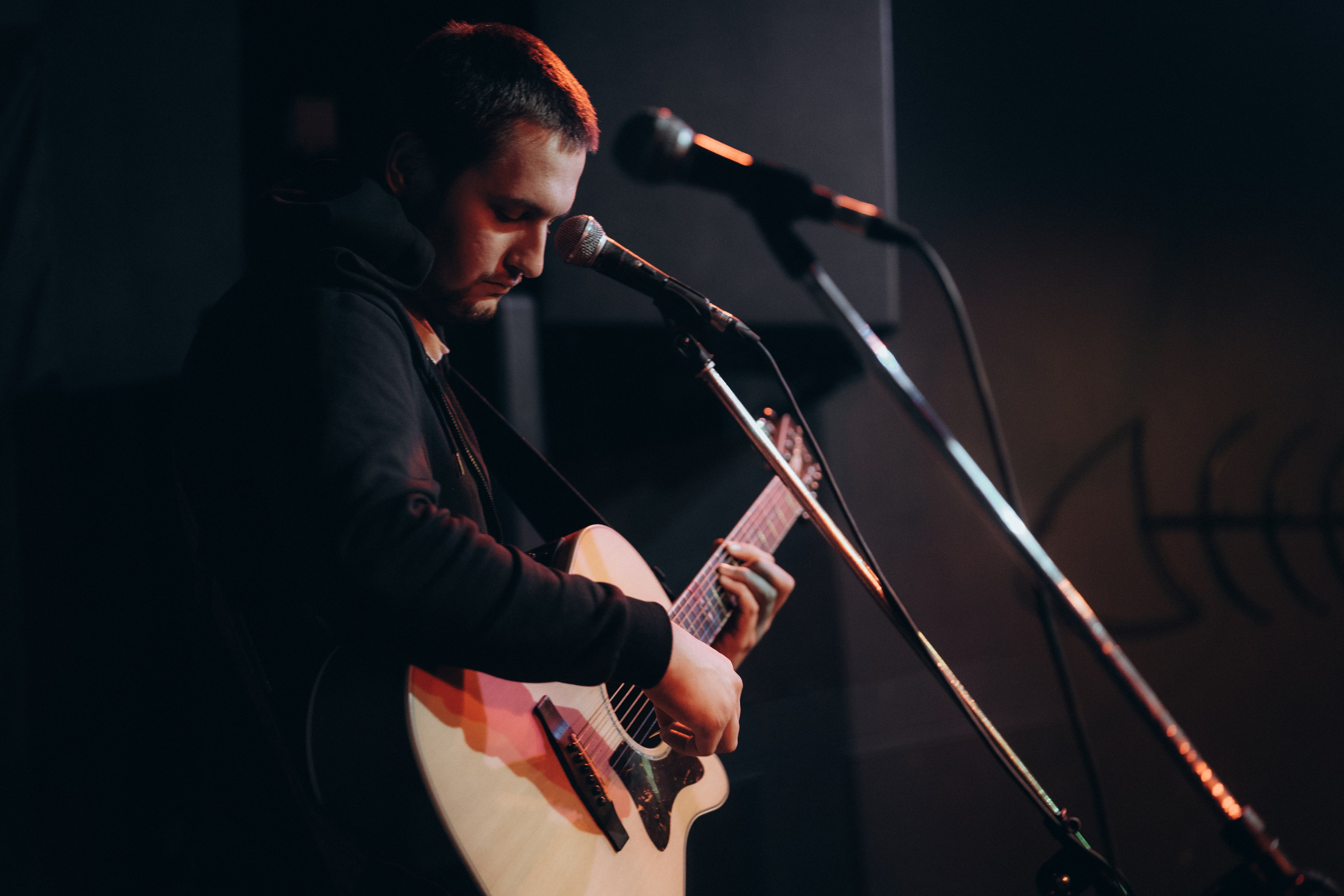 OpenMic (fishfabrique). Репортажный фотограф в Санкт-Петербурге. Фотограф на мероприятие в СПБ