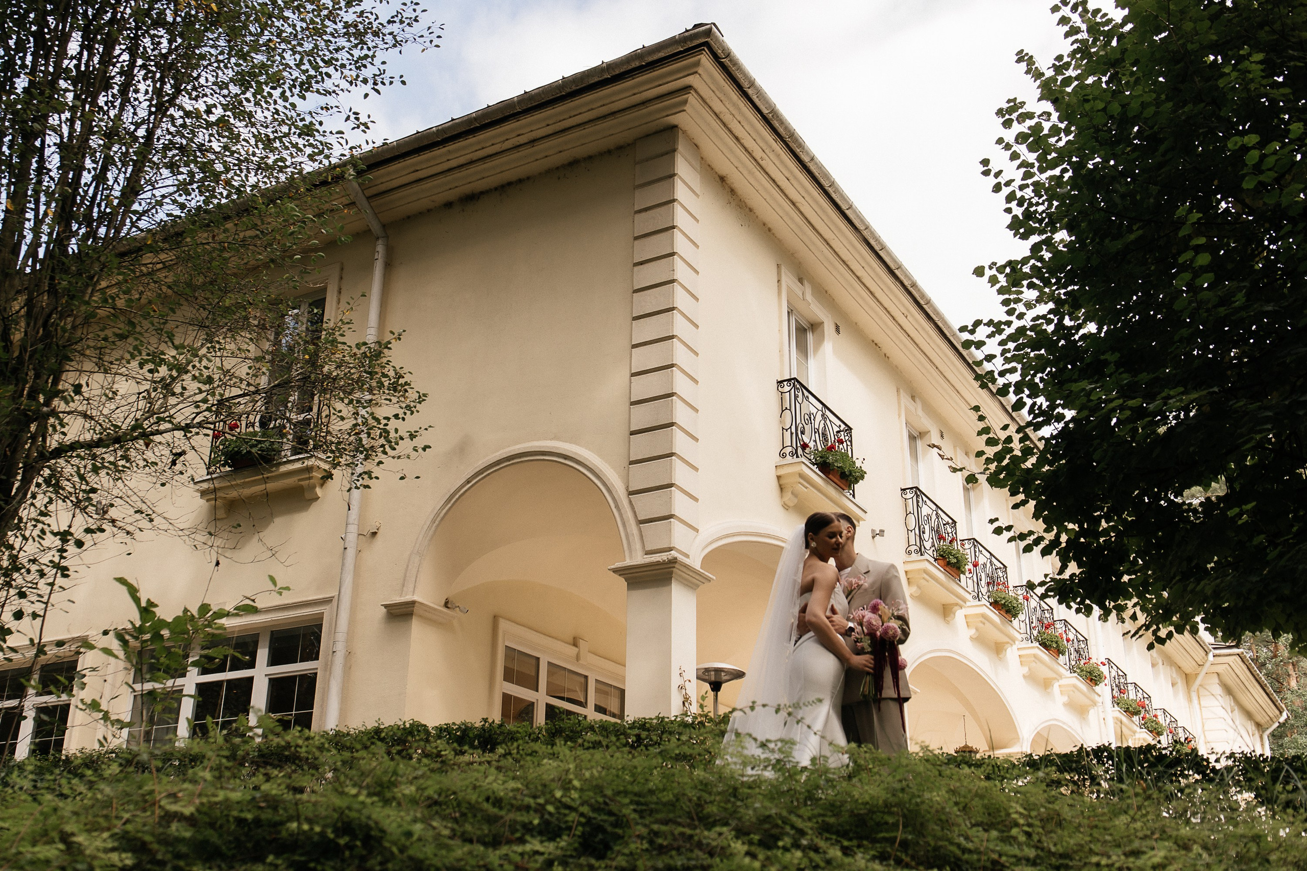 Свадьбная фотосессия в отеле Кронон (Гродно, Беларусь). Свадебный и семейный фотограф Виолетта Сидельникова. Краснодар, Россия, Беларусь, Европа