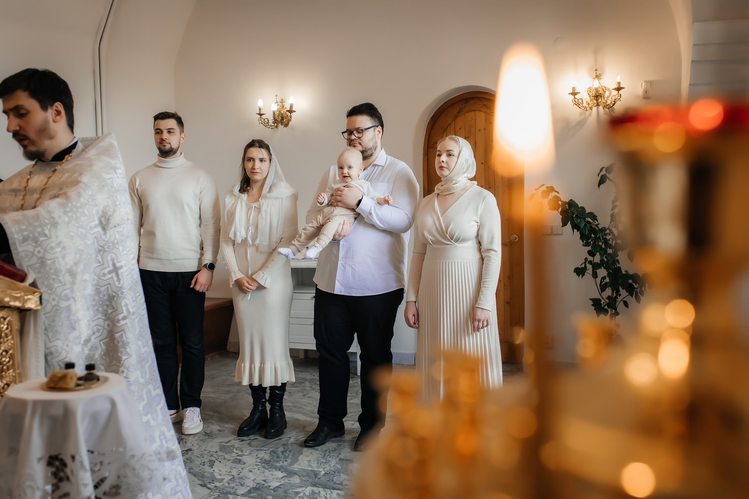 Крещение Ксении в Храме Казанской Иконы Божией матери в Коломенском. Фотограф на крещение и венчание Москва  Надежда Баланина