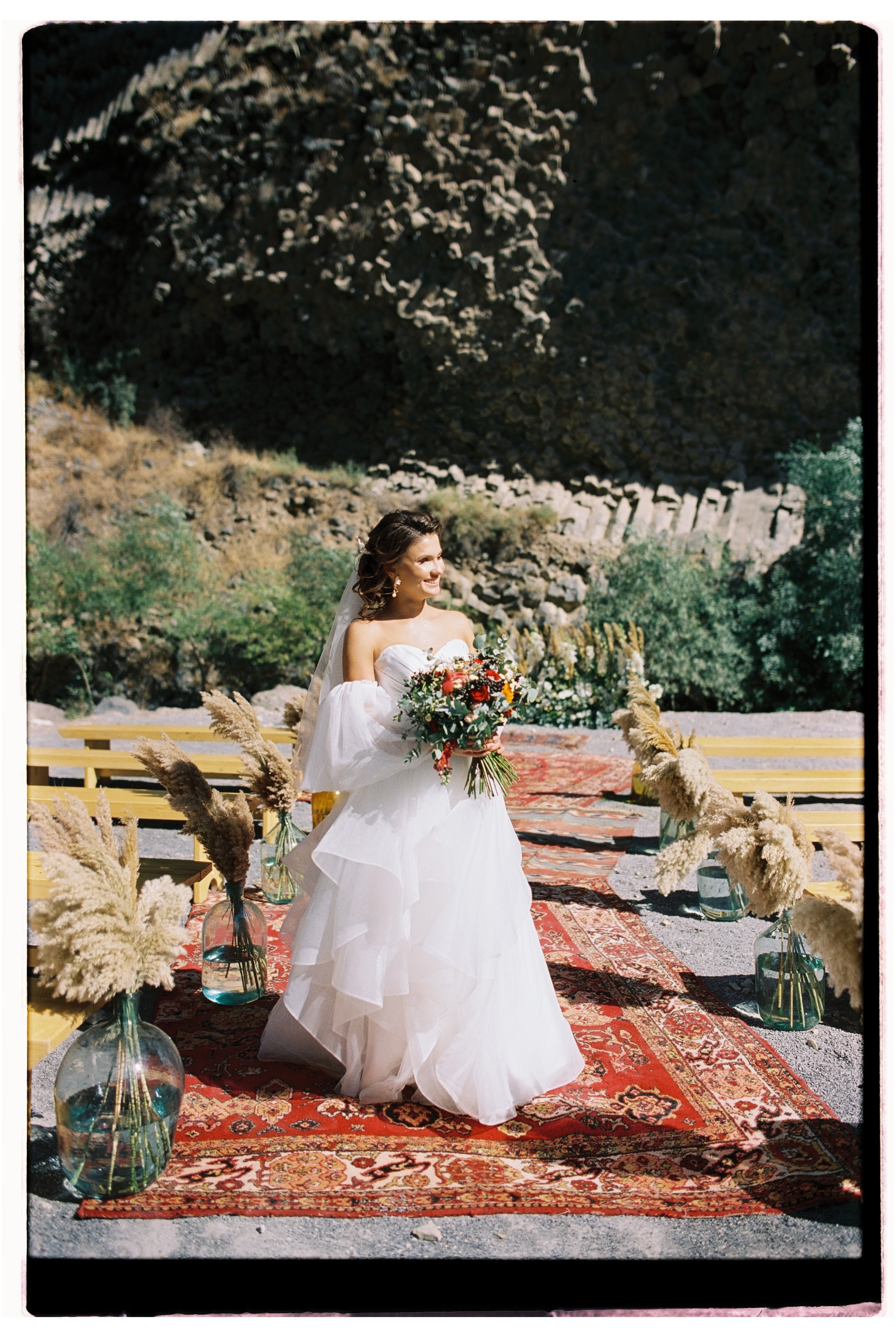 Трогательная свадебная вечеринка в горах Армении. Афина Ефимова. Свадебный фотограф Москва