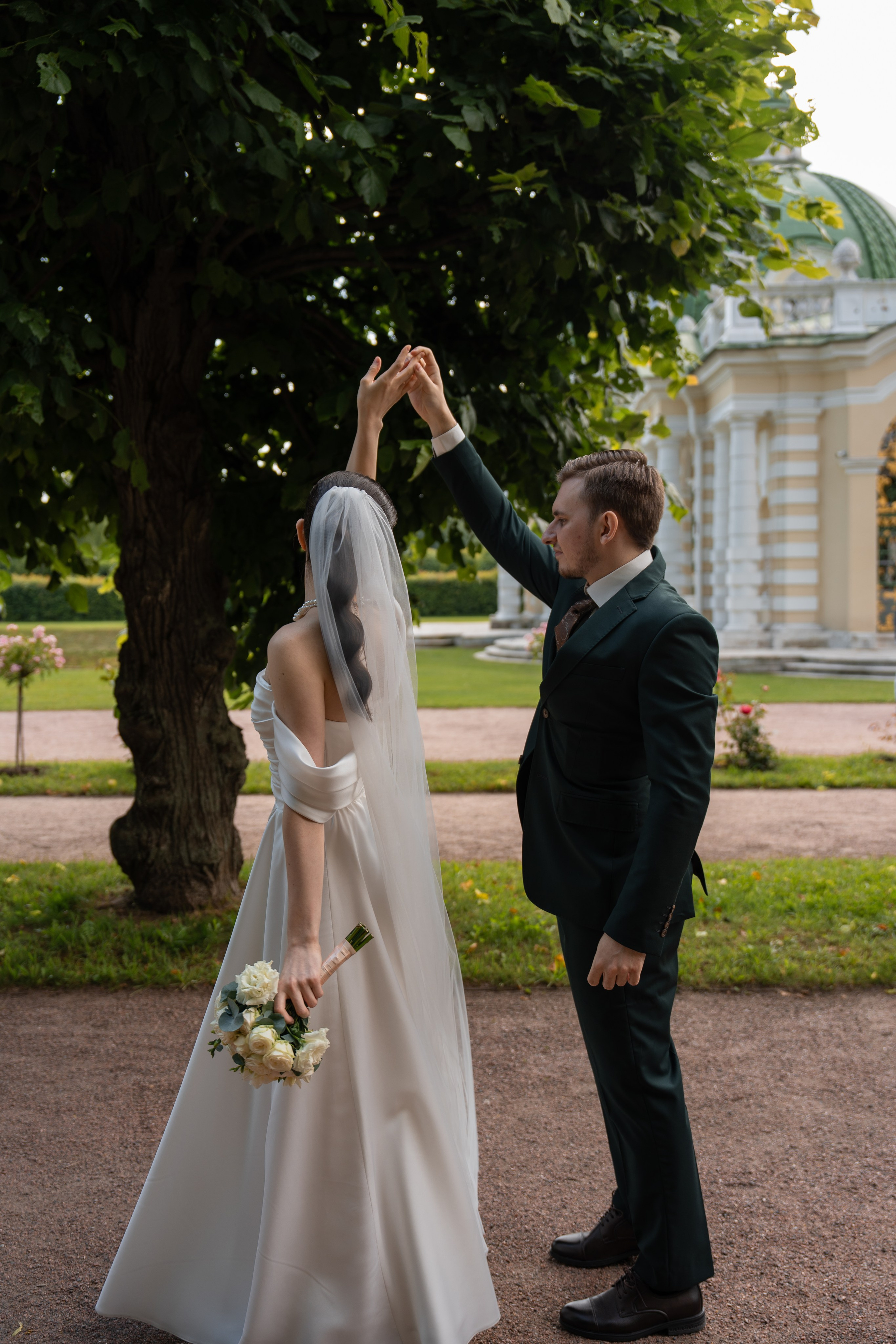 Влад и Илина в Кусково. Свадебный фотограф в Москве Анна Полушина