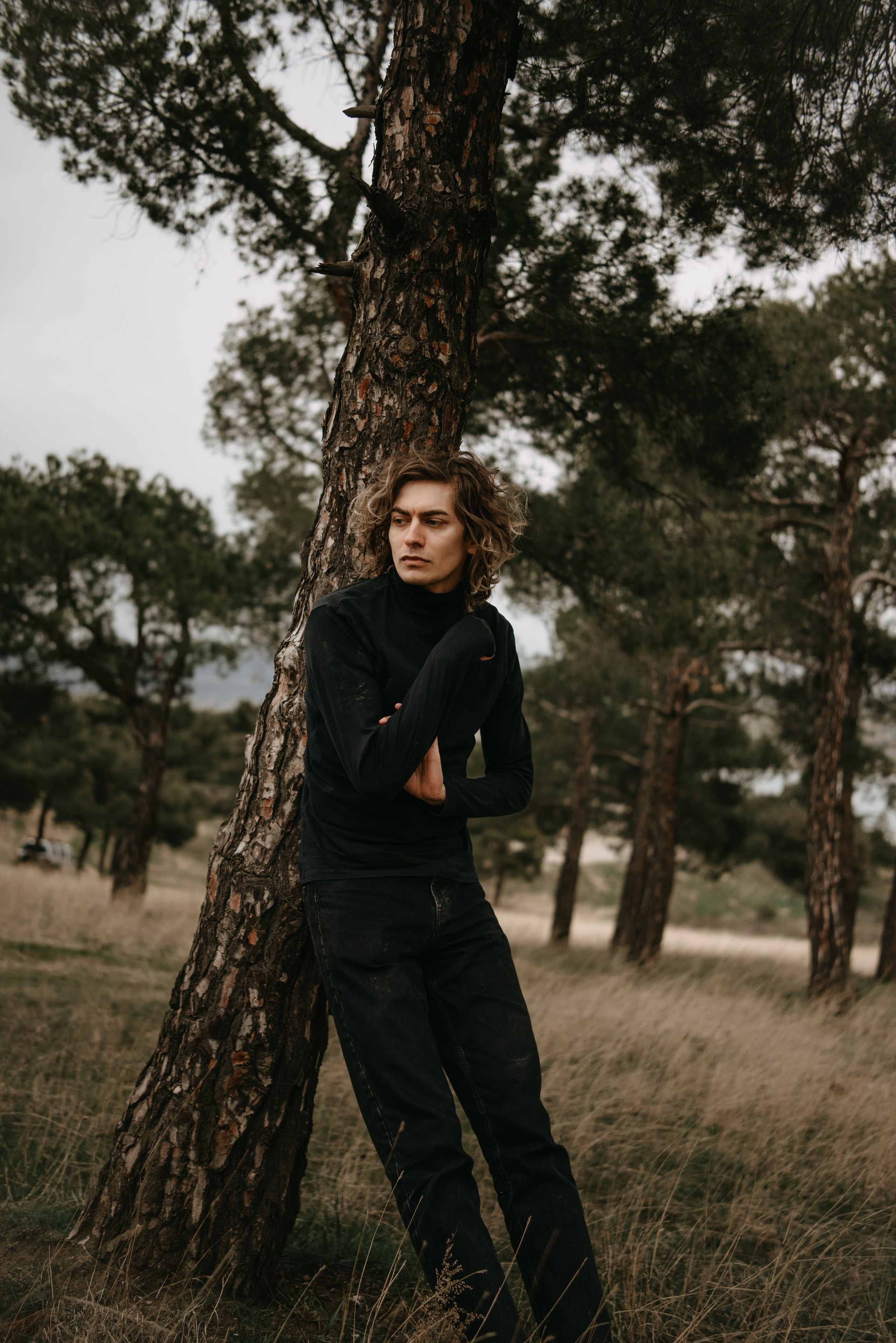 Мужская портретная фотосессия на природе. Портретный и свадебный фотограф в Тбилиси • xeniqo