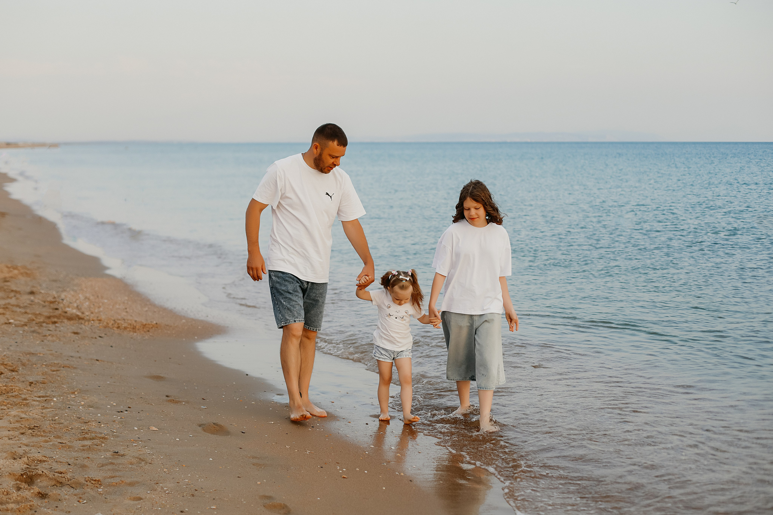 Выездная семейная фотосессия у моря. Https://malovafoto.ru