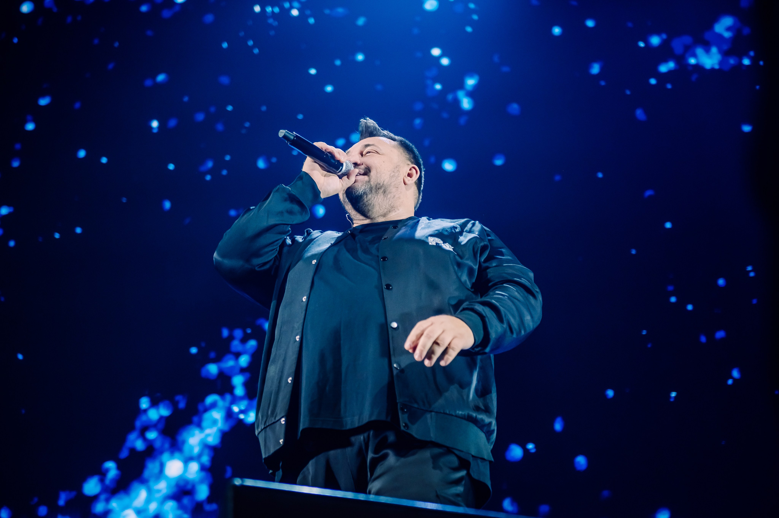 Руки вверх в Ледовом Дворце 15.11.2025. Детский фотограф, семейный фотограф и репортажи в Кемерово