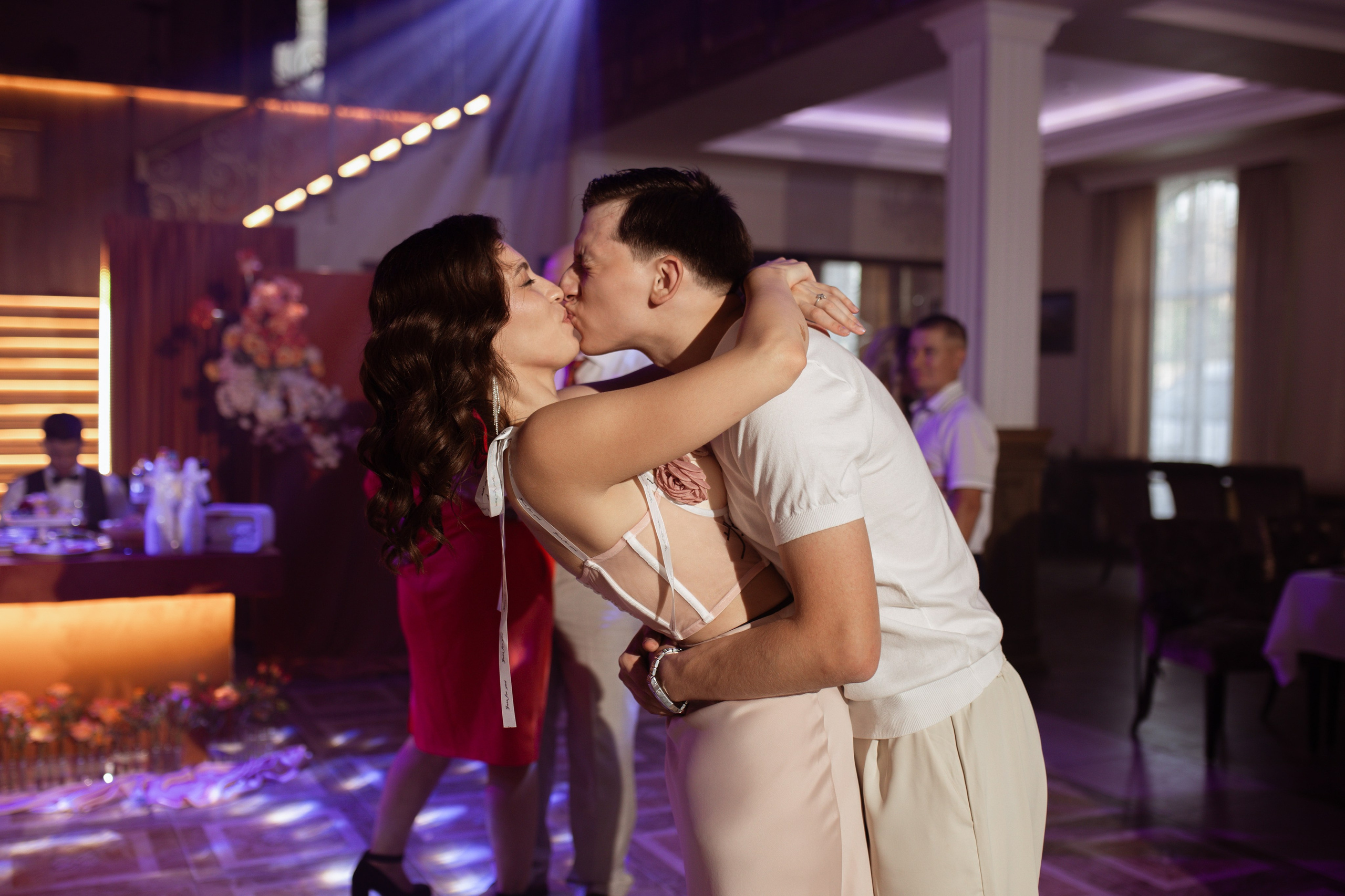 LoveLand: свадьба в тёплых оттенках 🧡. Свадебный фотограф Елена Рубцова