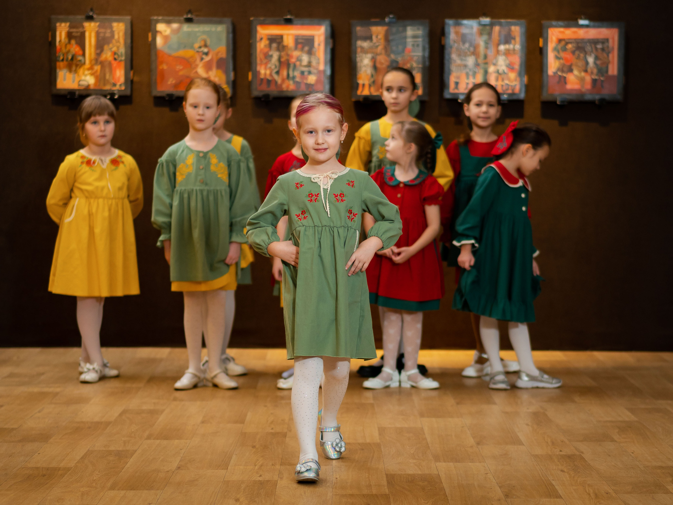 Показ одежды в рамках выставки «105. Лучшее». Фотограф Москва